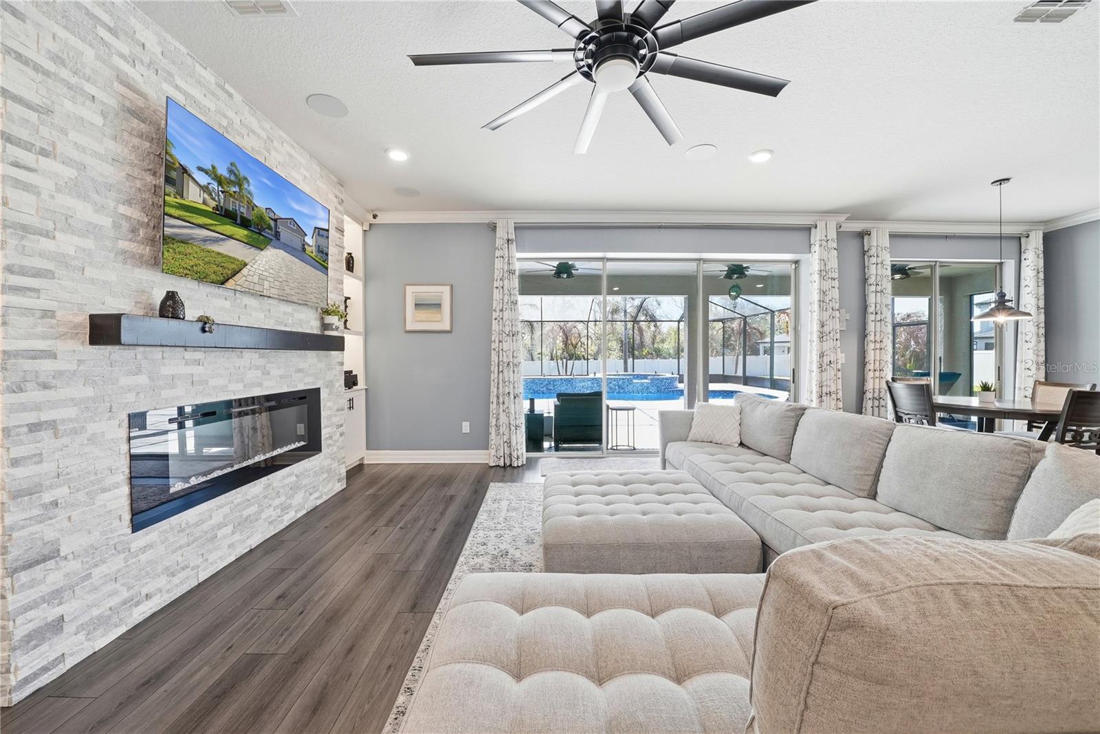 Listing photo id 16 for 10731 Green Harvest Drive