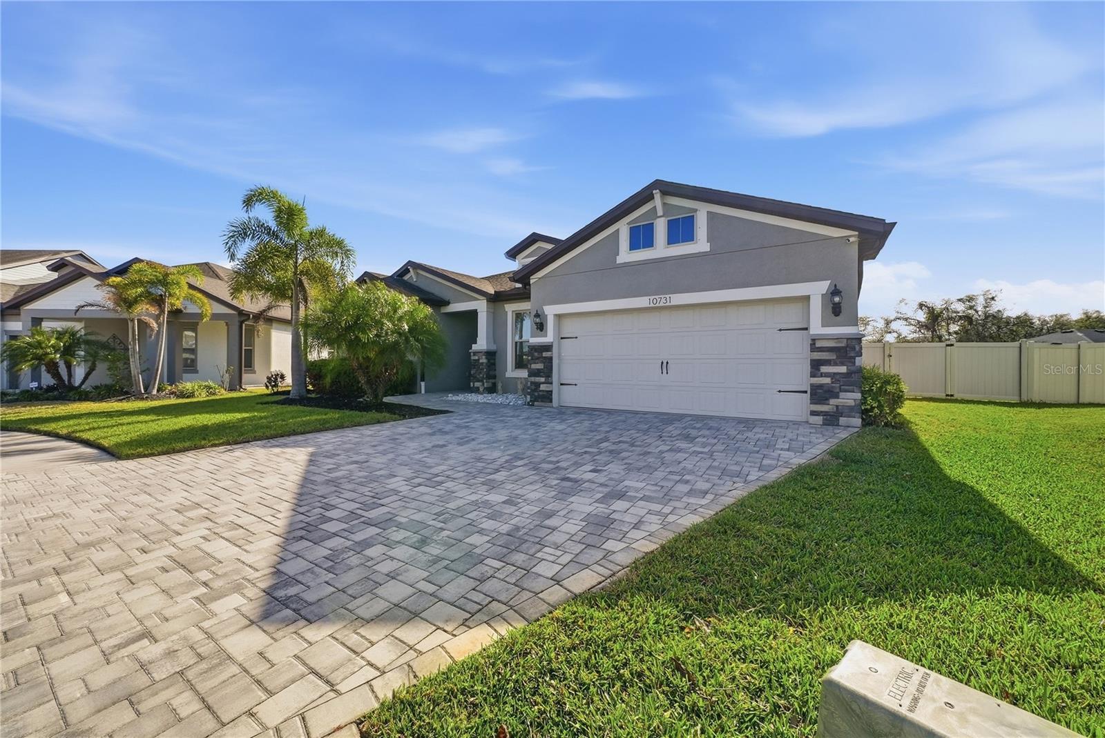 Listing photo id 2 for 10731 Green Harvest Drive