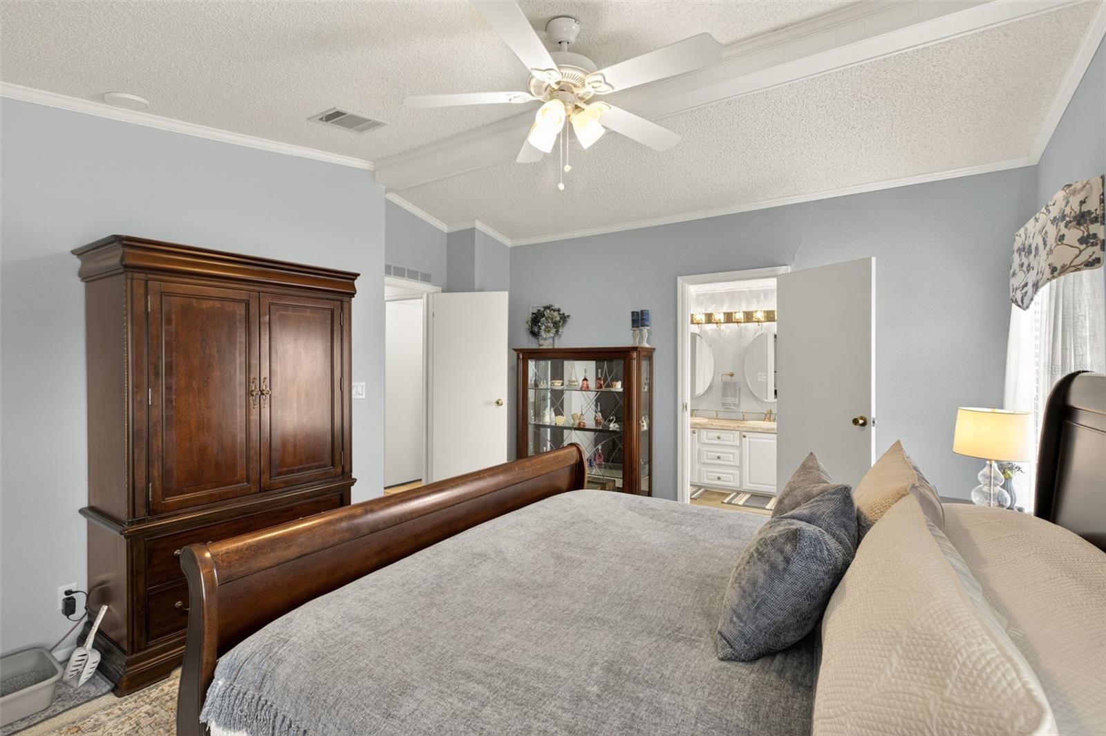 Image 19 of 72 For 487 Loma Linda