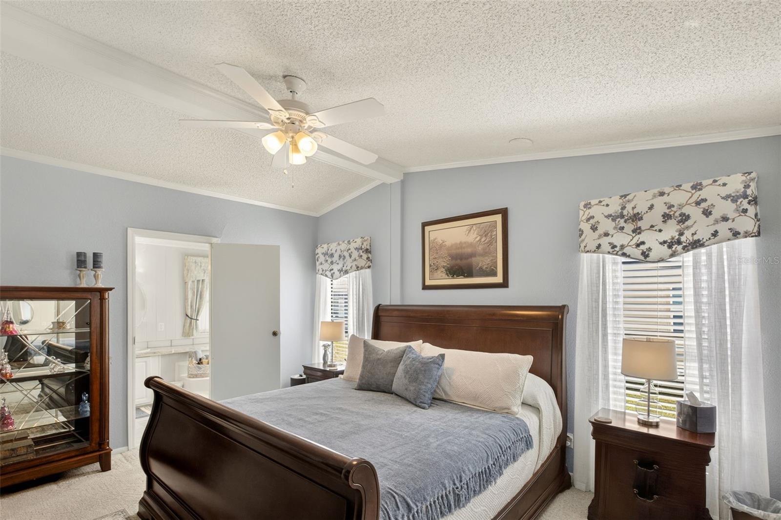 Image 20 of 72 For 487 Loma Linda