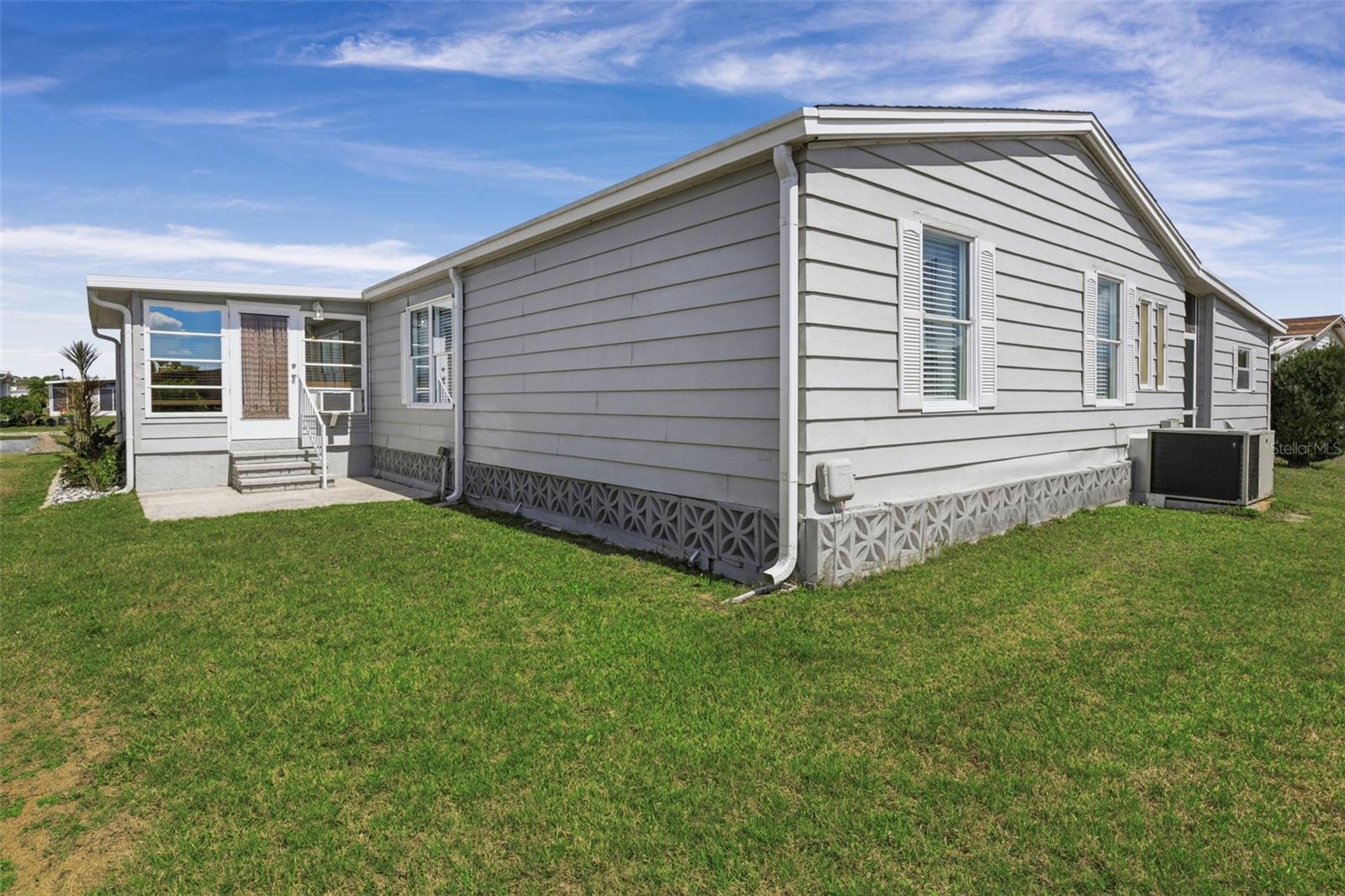 Image 35 of 72 For 487 Loma Linda