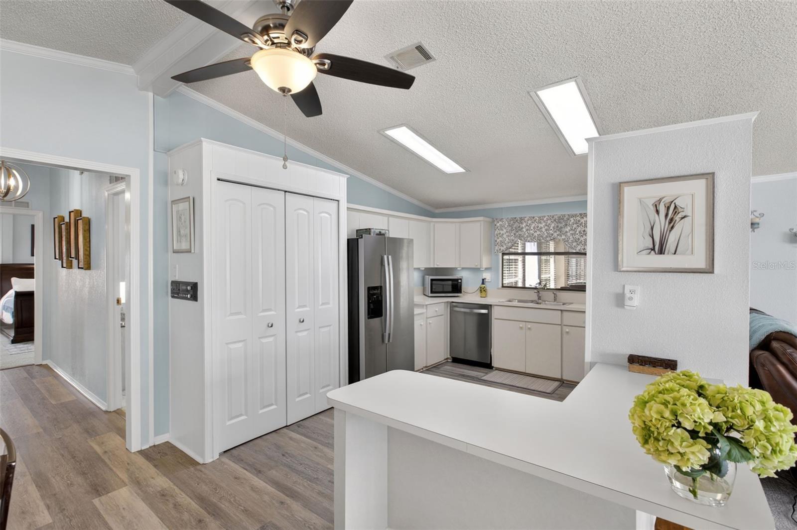 Image 5 of 72 For 487 Loma Linda