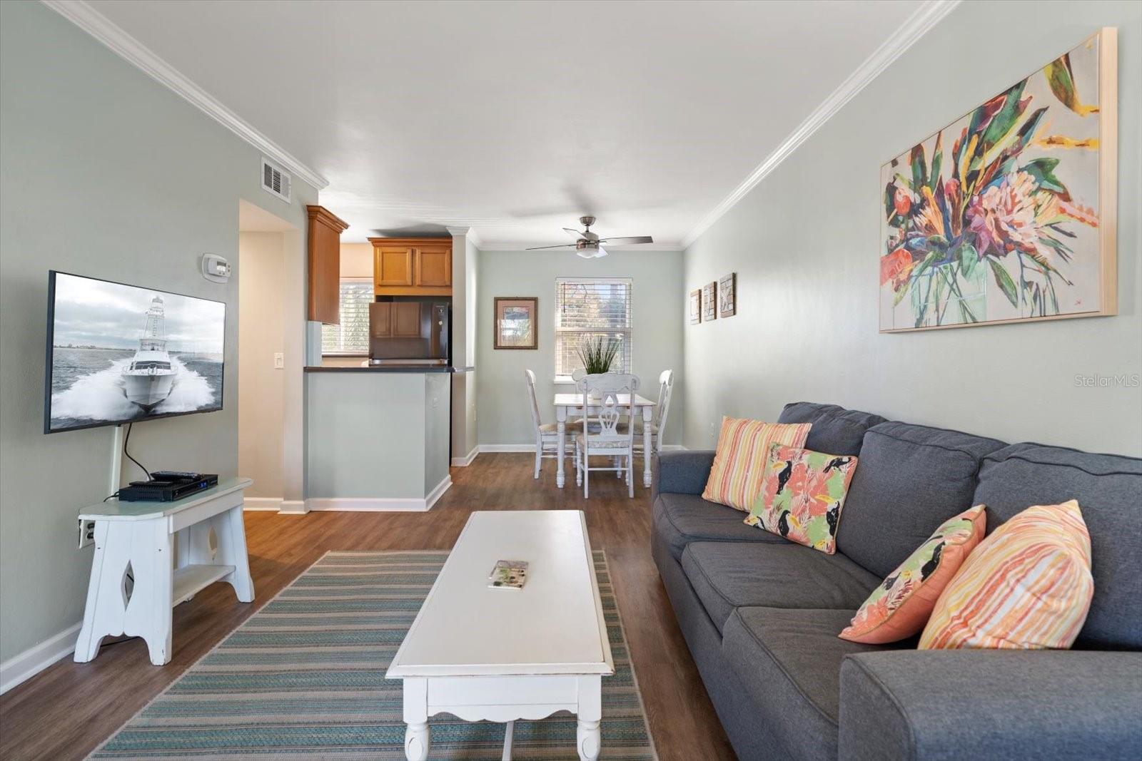 Image 11 of 33 For 1101 Victoria Drive 17