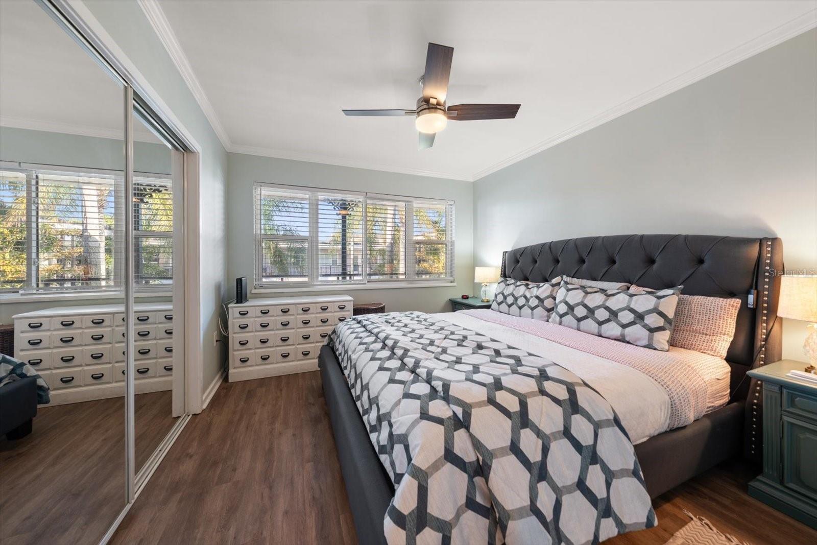 Image 22 of 33 For 1101 Victoria Drive 17