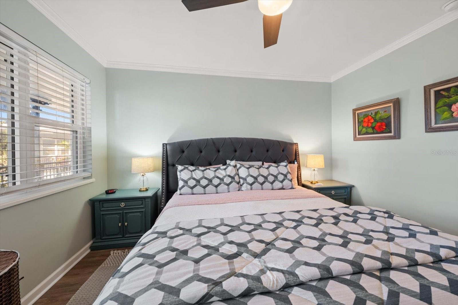 Image 23 of 33 For 1101 Victoria Drive 17