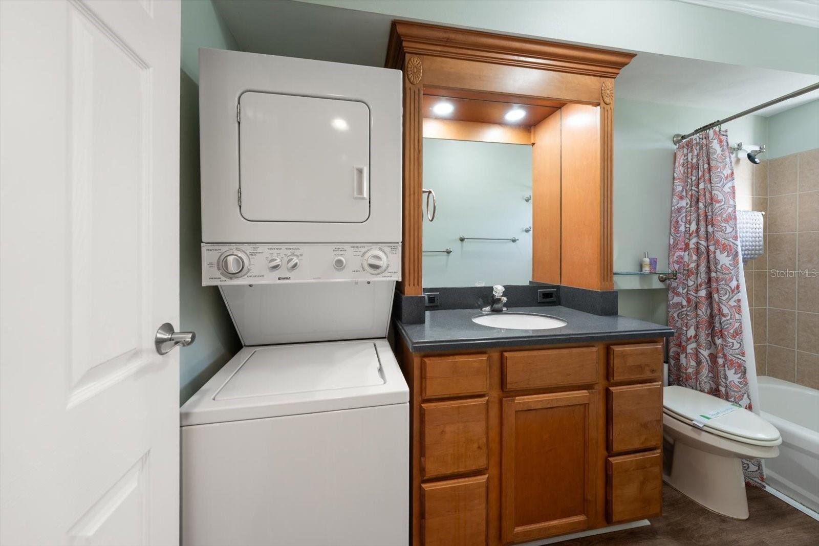 Image 27 of 33 For 1101 Victoria Drive 17