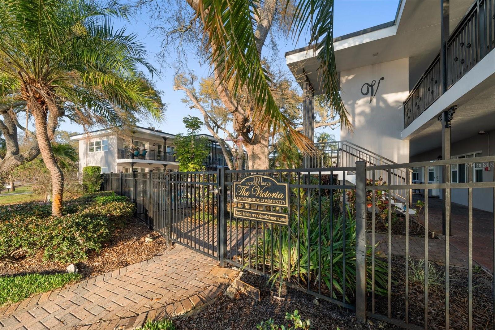 Image 33 of 33 For 1101 Victoria Drive 17