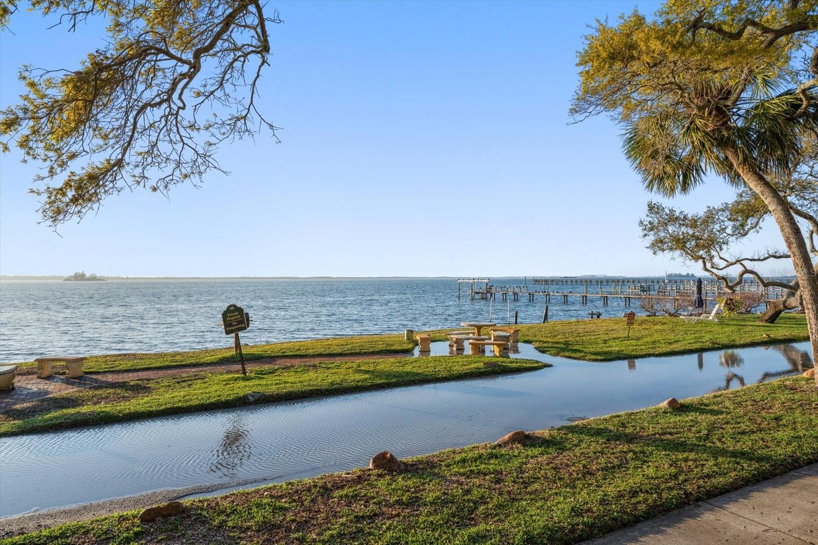 Image 8 of 33 For 1101 Victoria Drive 17