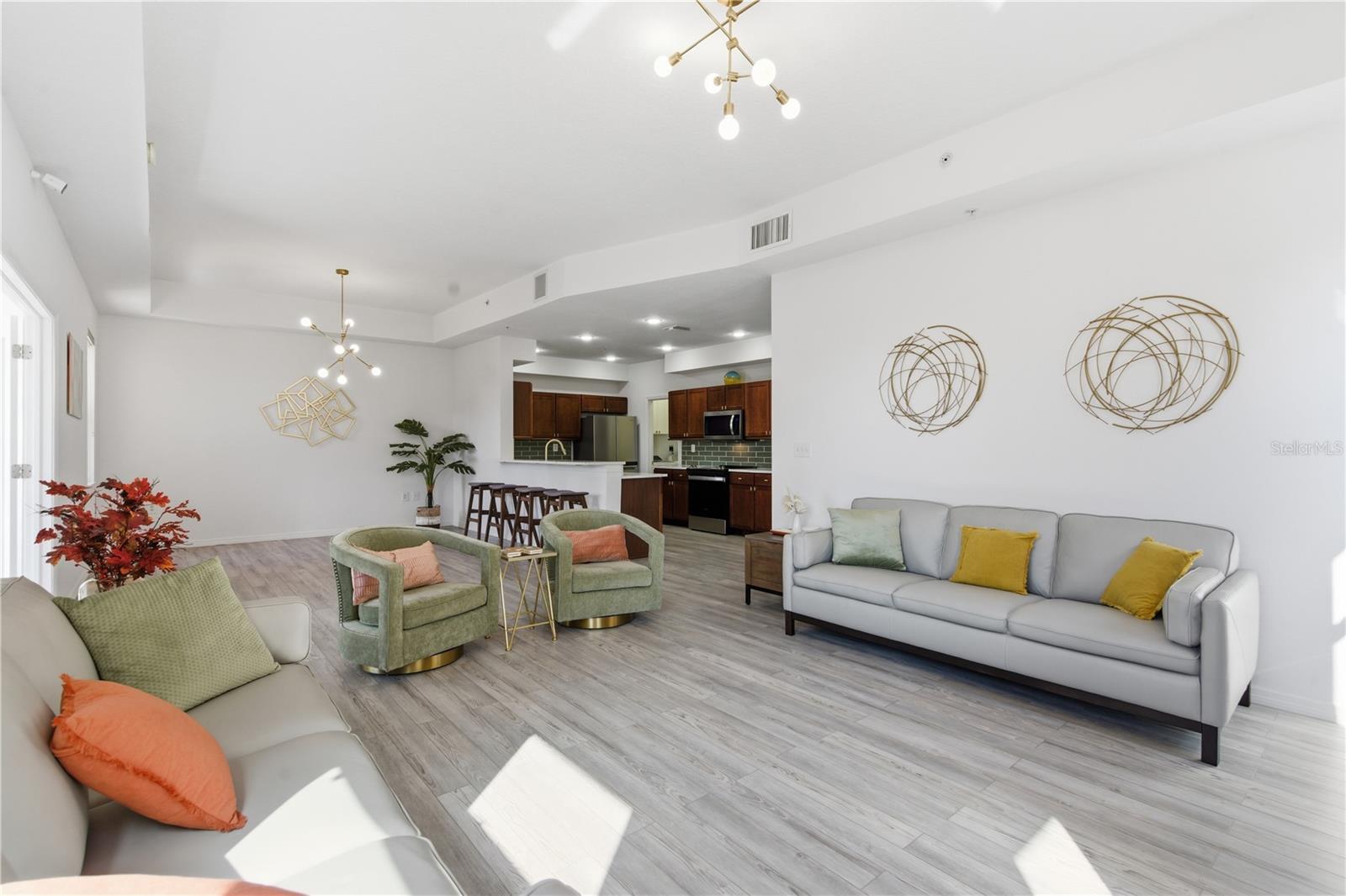 Image 13 of 35 For 642 Wells Court 402