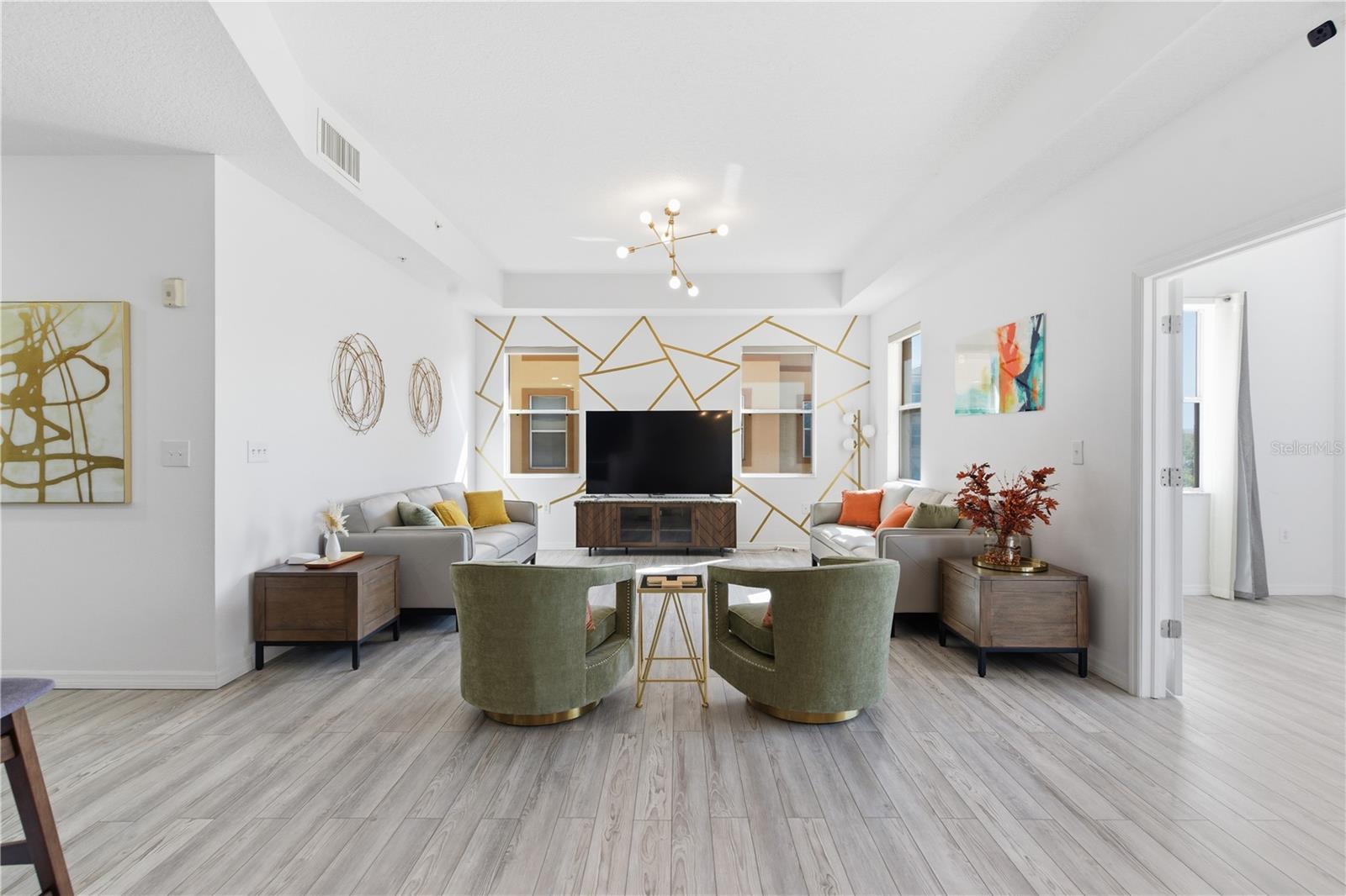 Image 16 of 35 For 642 Wells Court 402