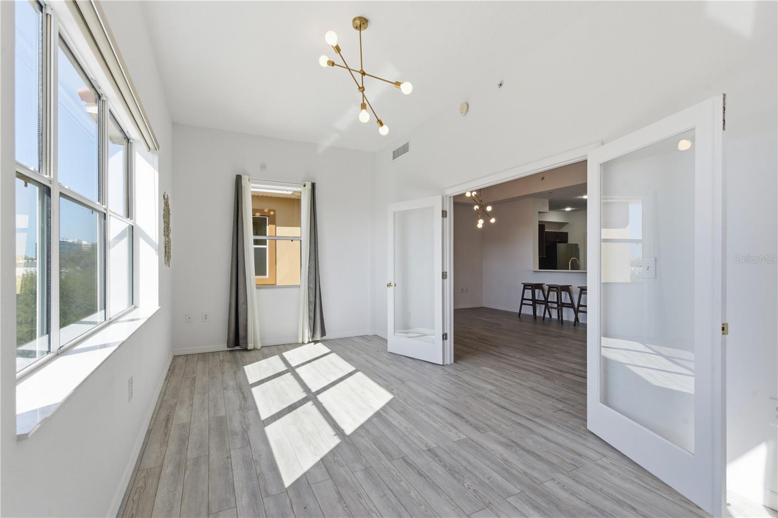 Image 18 of 35 For 642 Wells Court 402