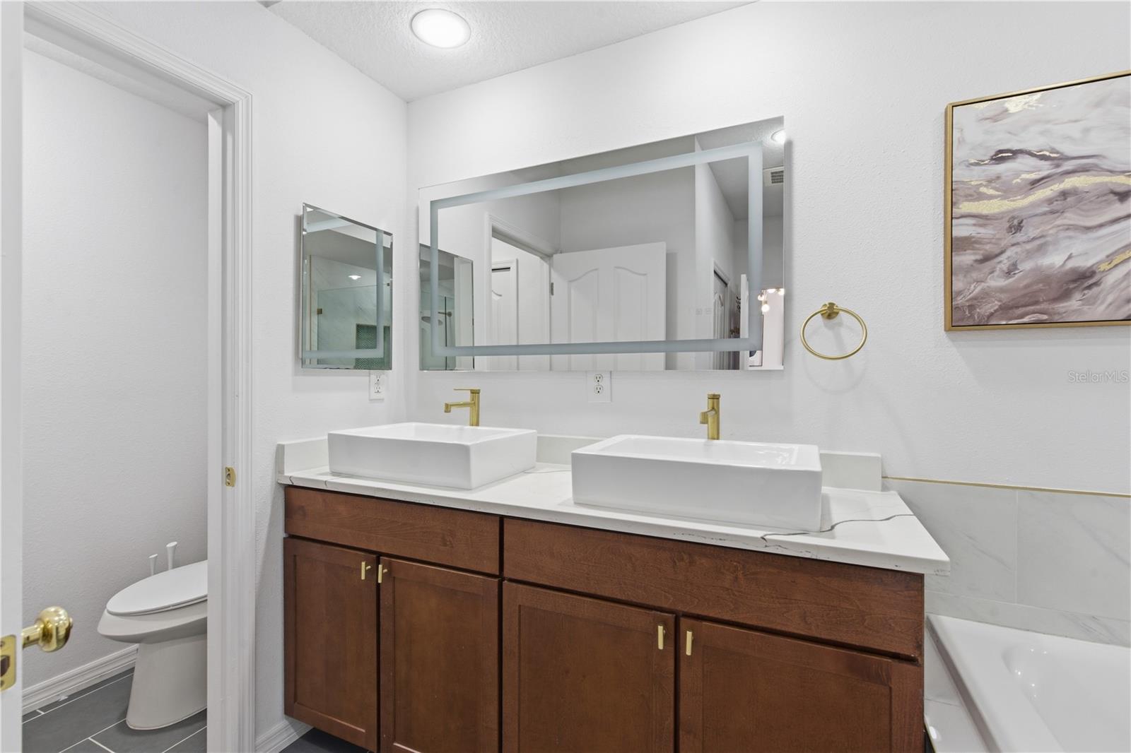 Image 23 of 35 For 642 Wells Court 402