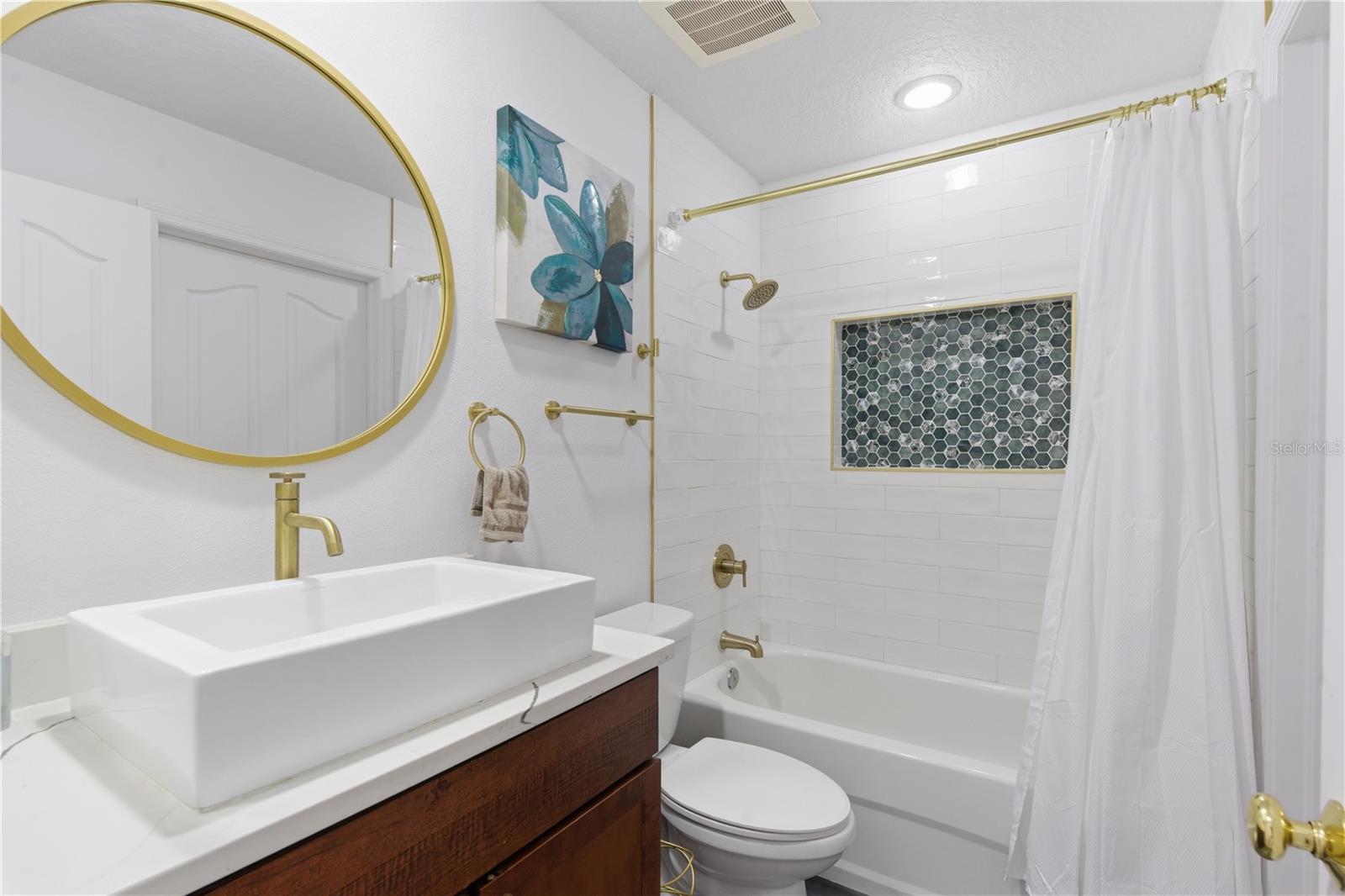 Image 28 of 35 For 642 Wells Court 402