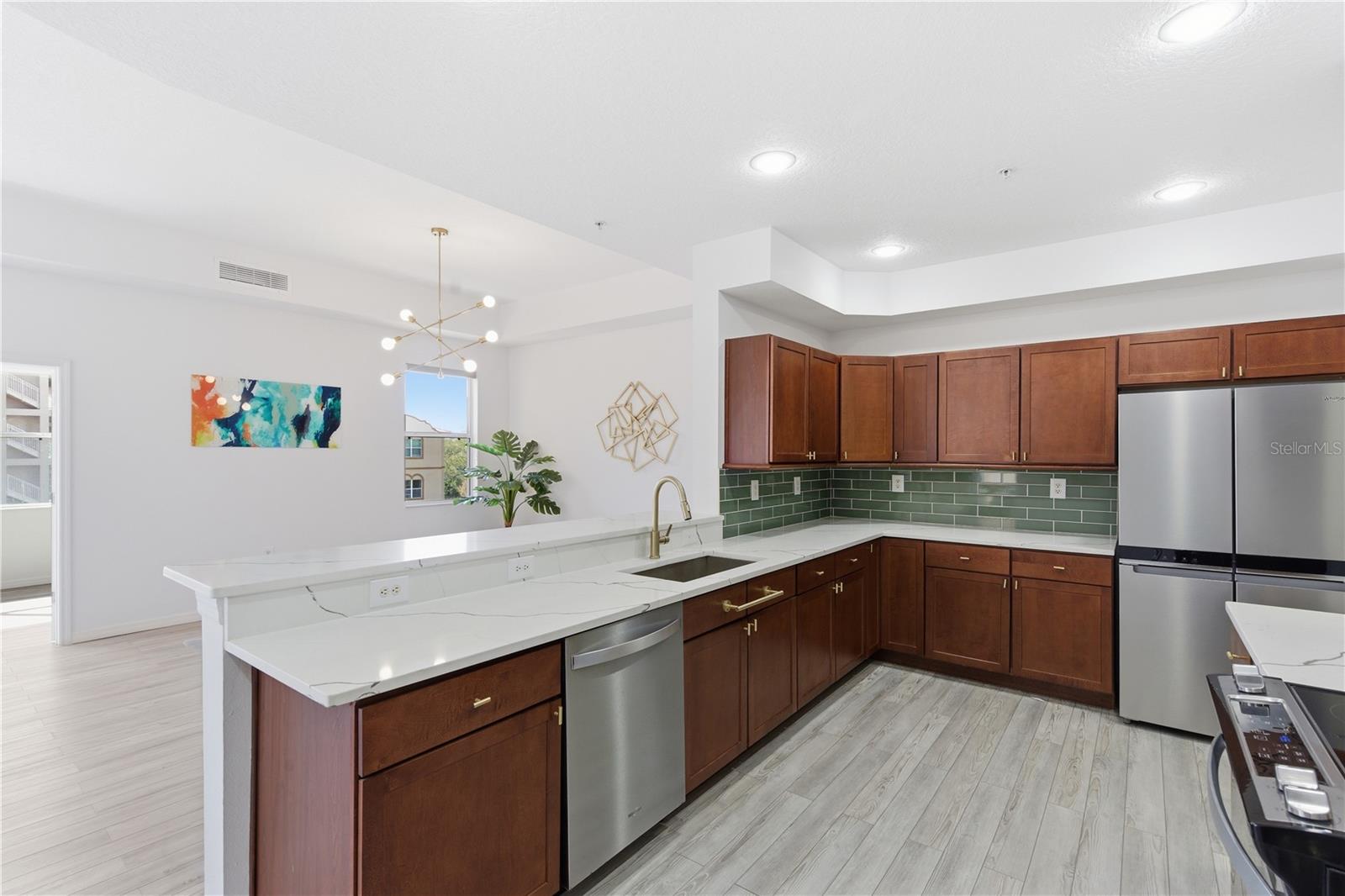 Image 8 of 35 For 642 Wells Court 402