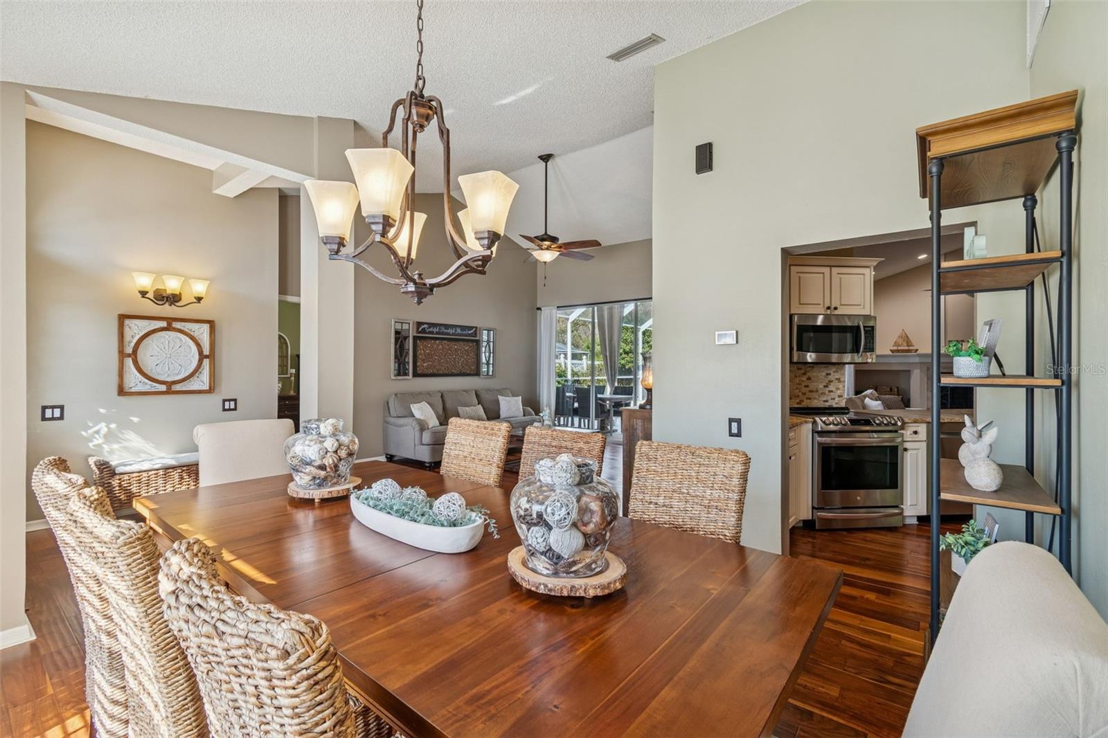 Image 10 of 62 For 7703 Northaven Place