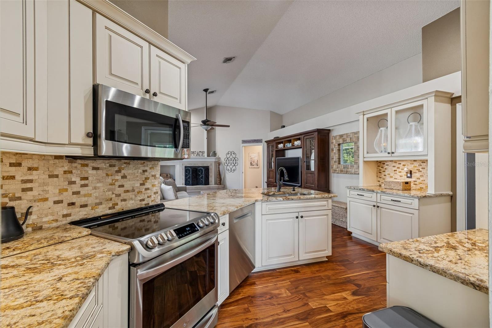 Image 13 of 62 For 7703 Northaven Place