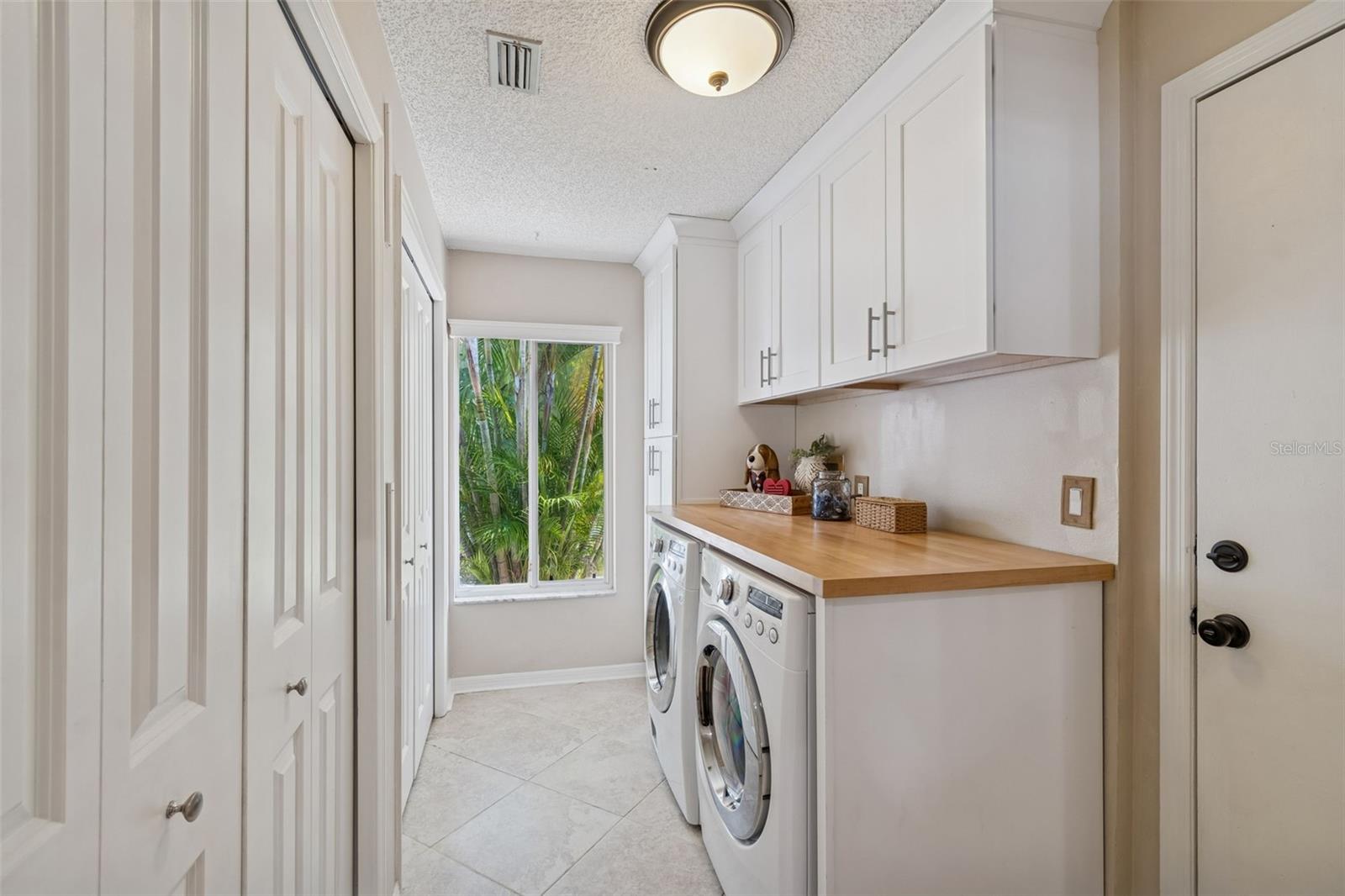 Image 17 of 62 For 7703 Northaven Place