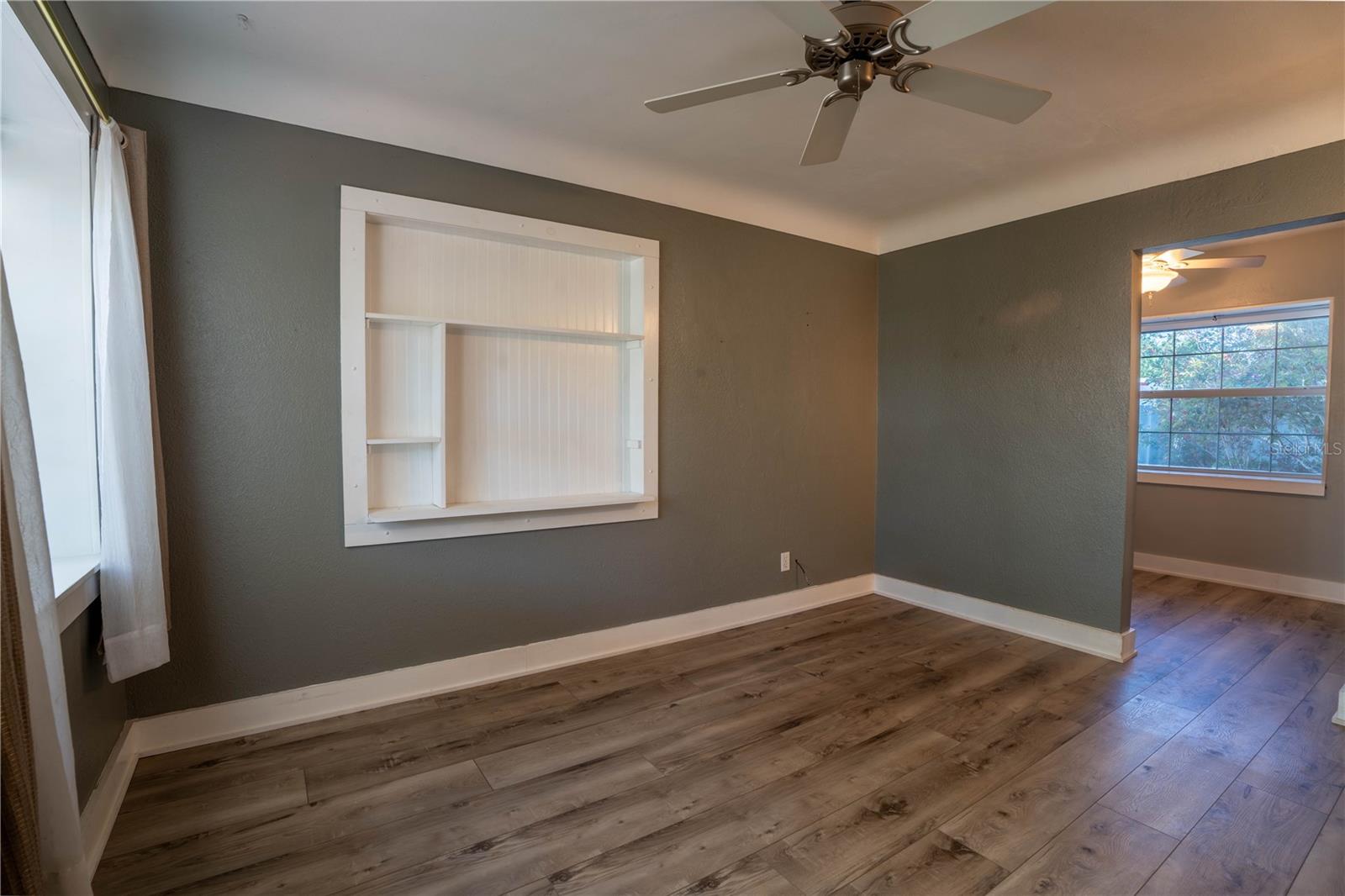 Image 10 of 39 For 2567 Central Avenue