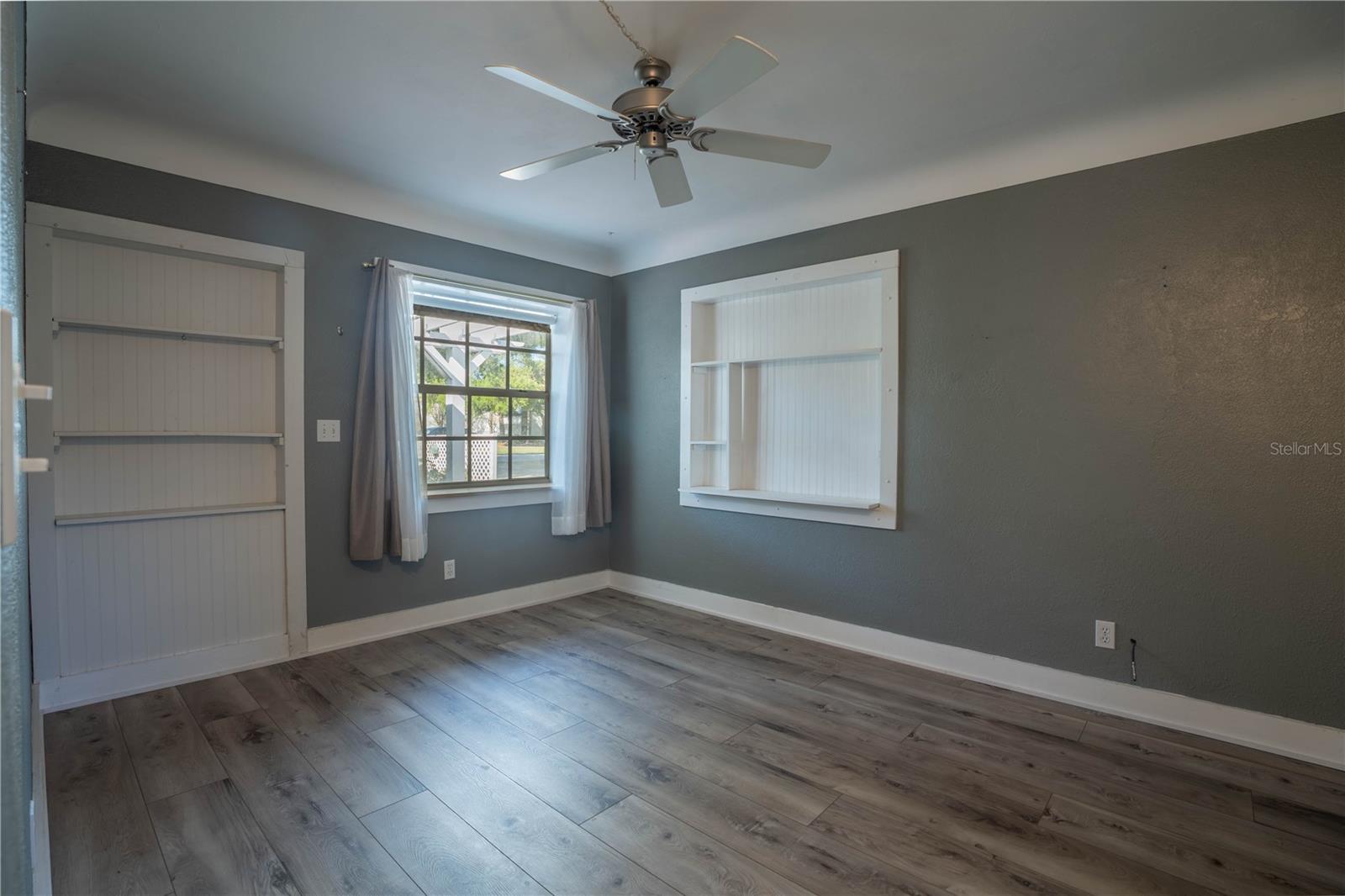 Image 11 of 39 For 2567 Central Avenue