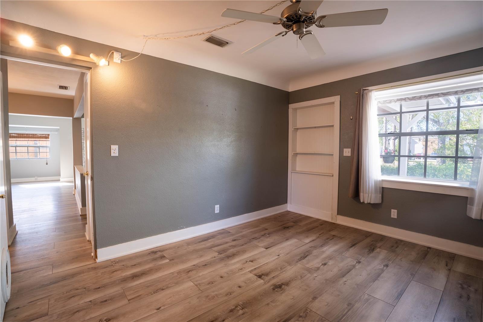 Image 12 of 39 For 2567 Central Avenue