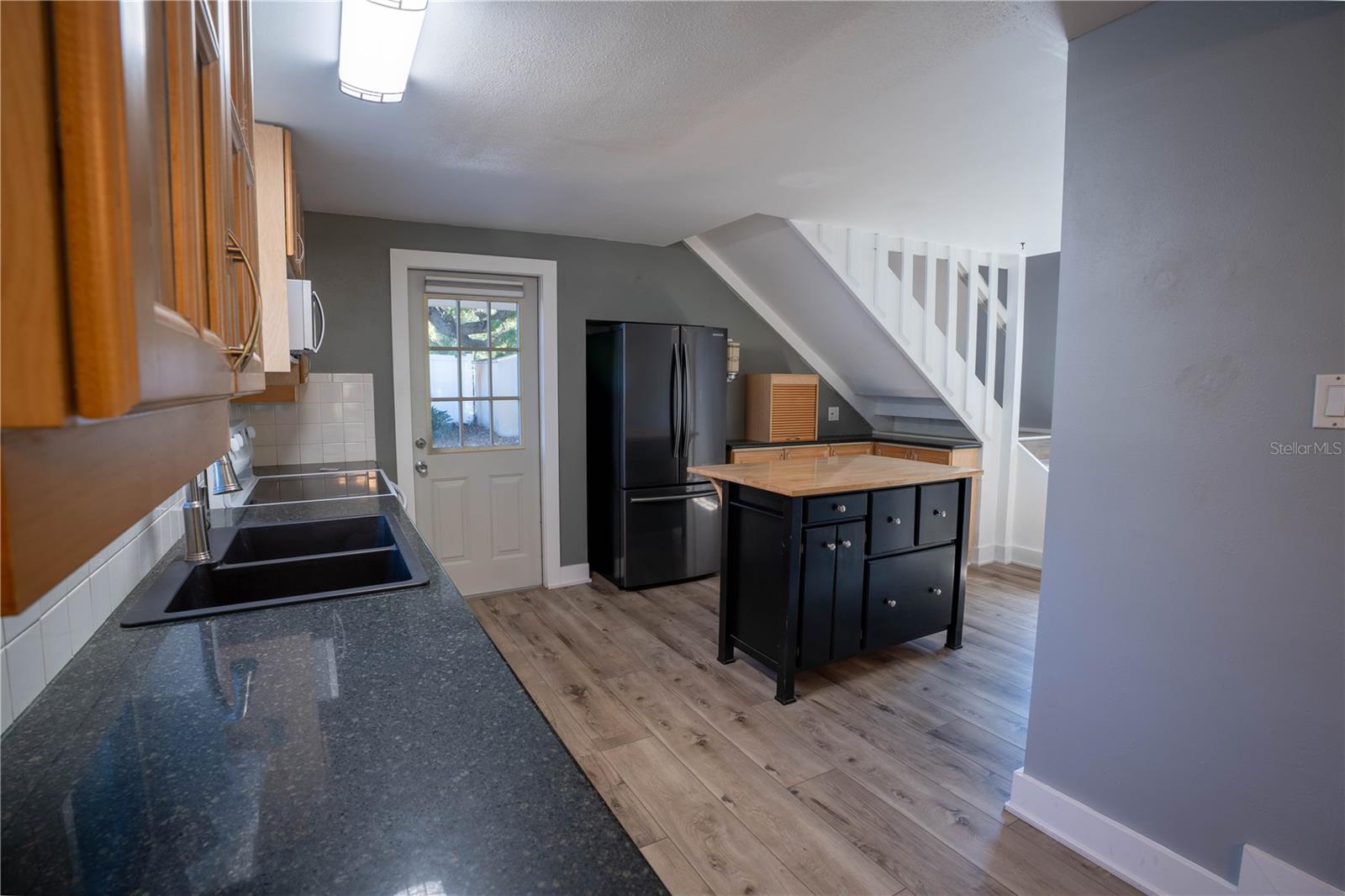 Image 19 of 39 For 2567 Central Avenue