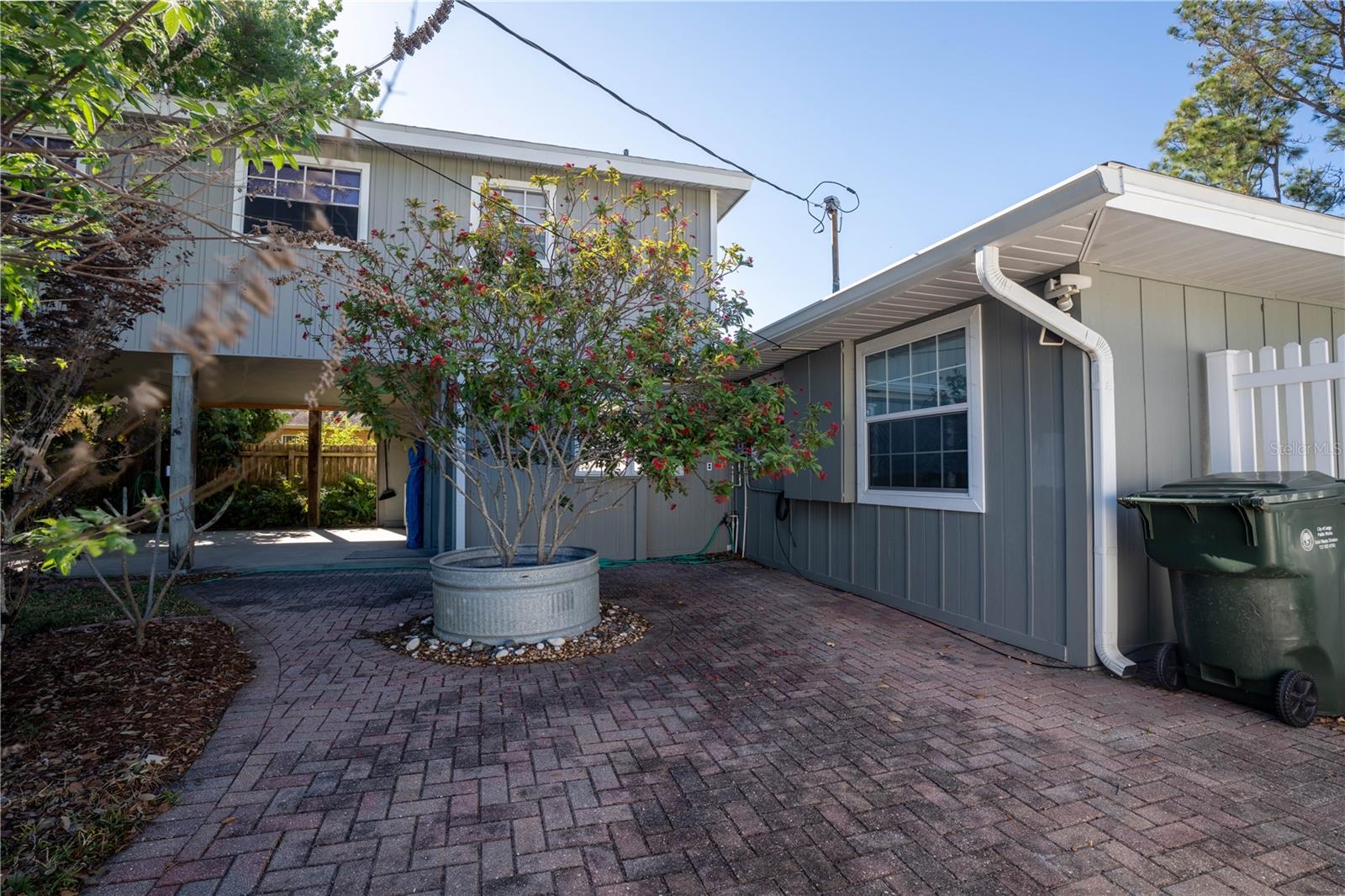 Image 31 of 39 For 2567 Central Avenue