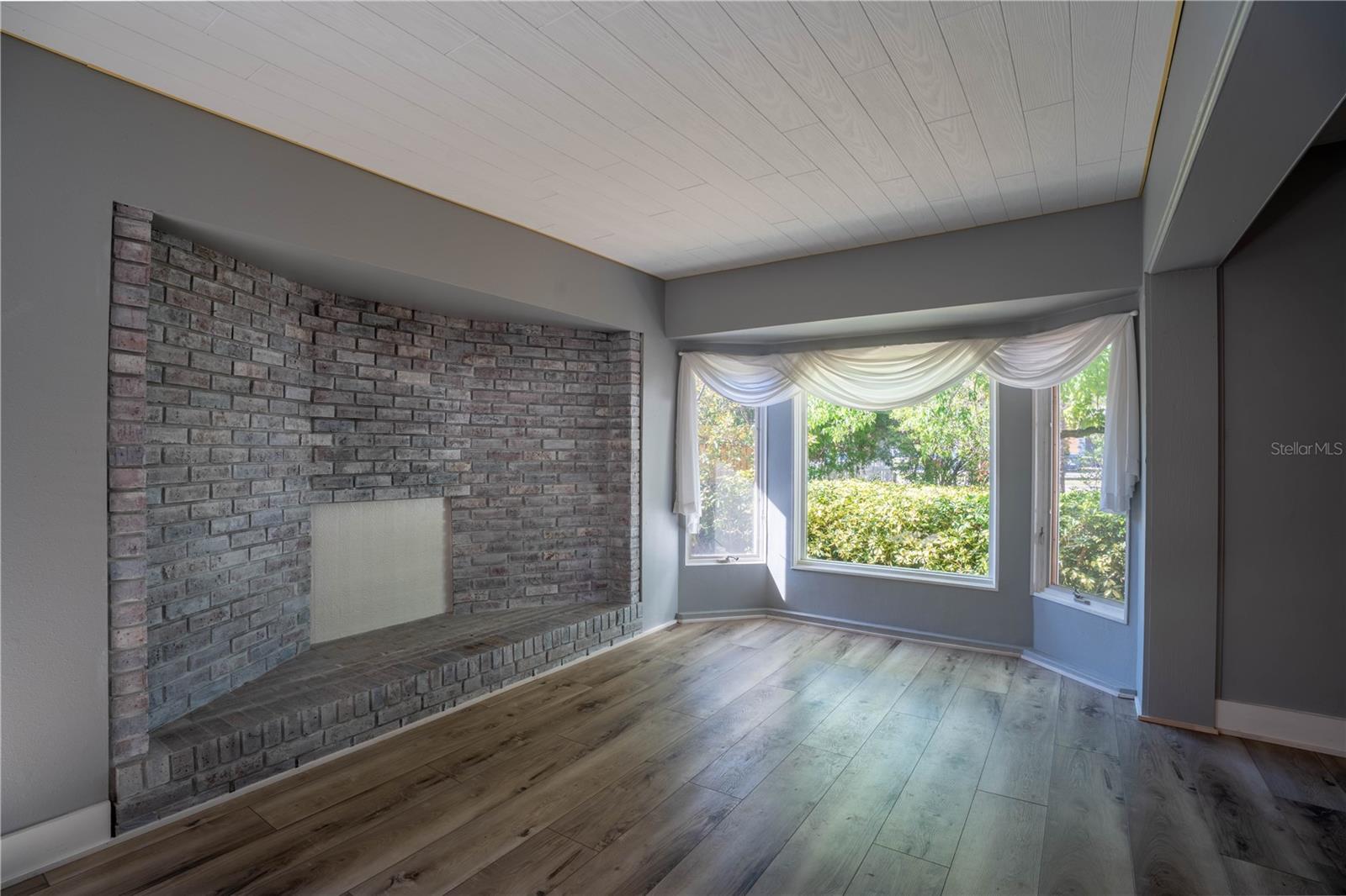 Image 8 of 39 For 2567 Central Avenue