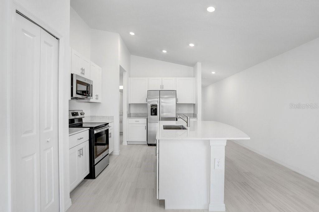 Image 24 of 36 For 11545 Radiant Shore Loop