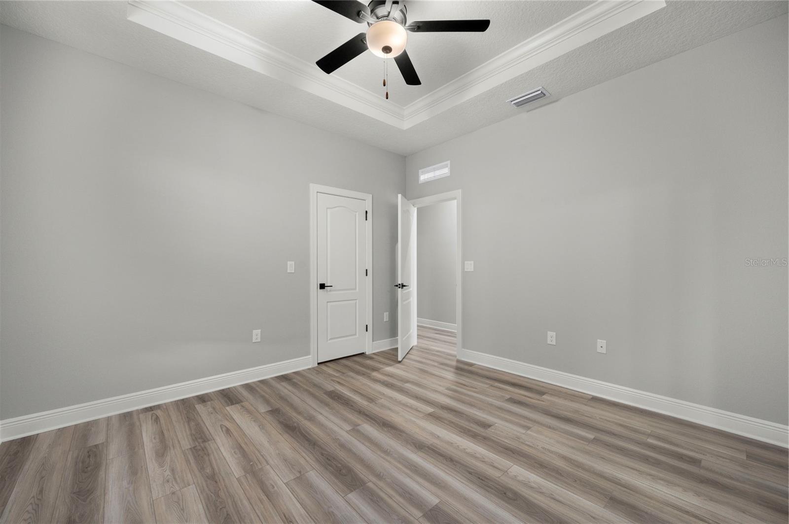 Image 4 of 7 For 7890 Somersworth Drive