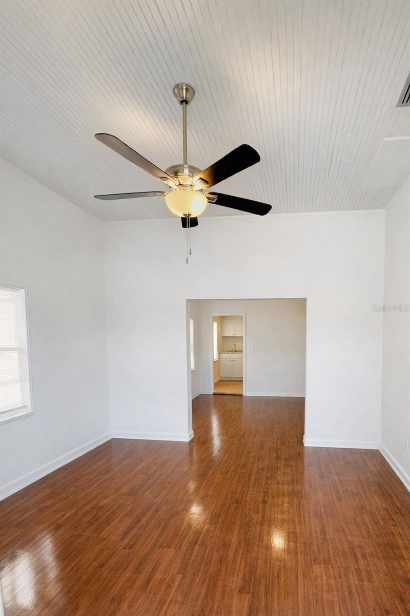 Image 2 of 6 For 2507 Armenia