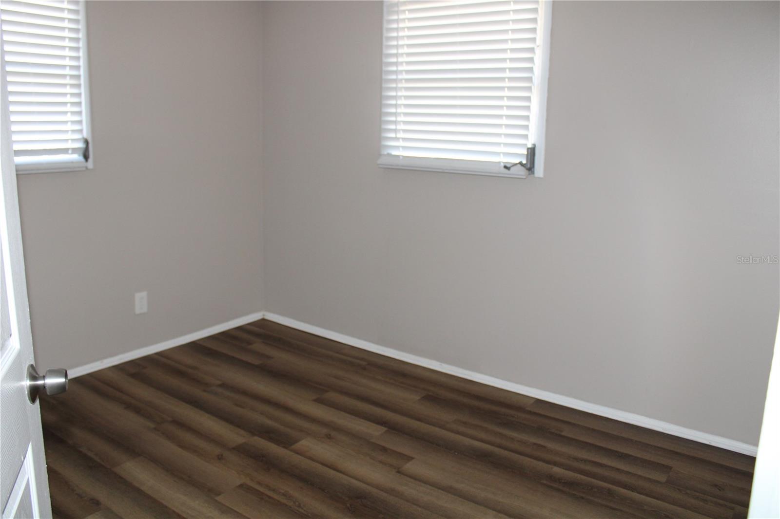 Image 13 of 19 For 10512 121st Avenue