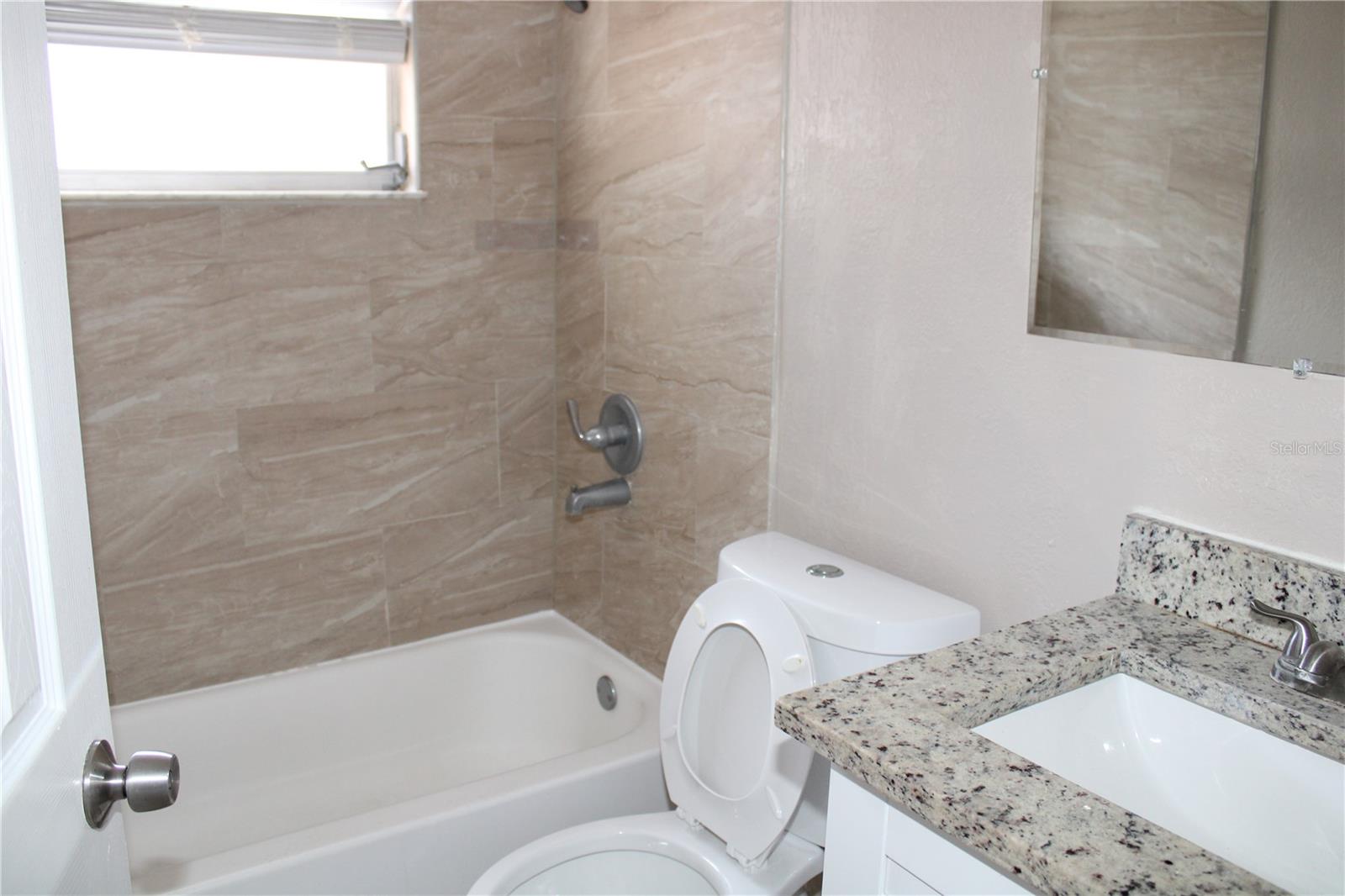 Image 14 of 19 For 10512 121st Avenue