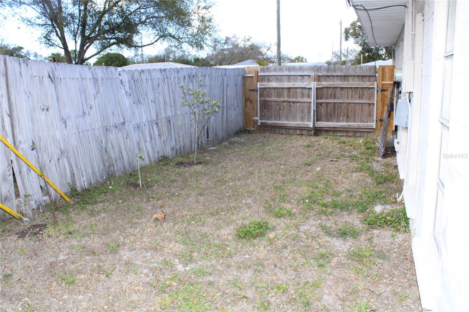 Image 18 of 19 For 10512 121st Avenue