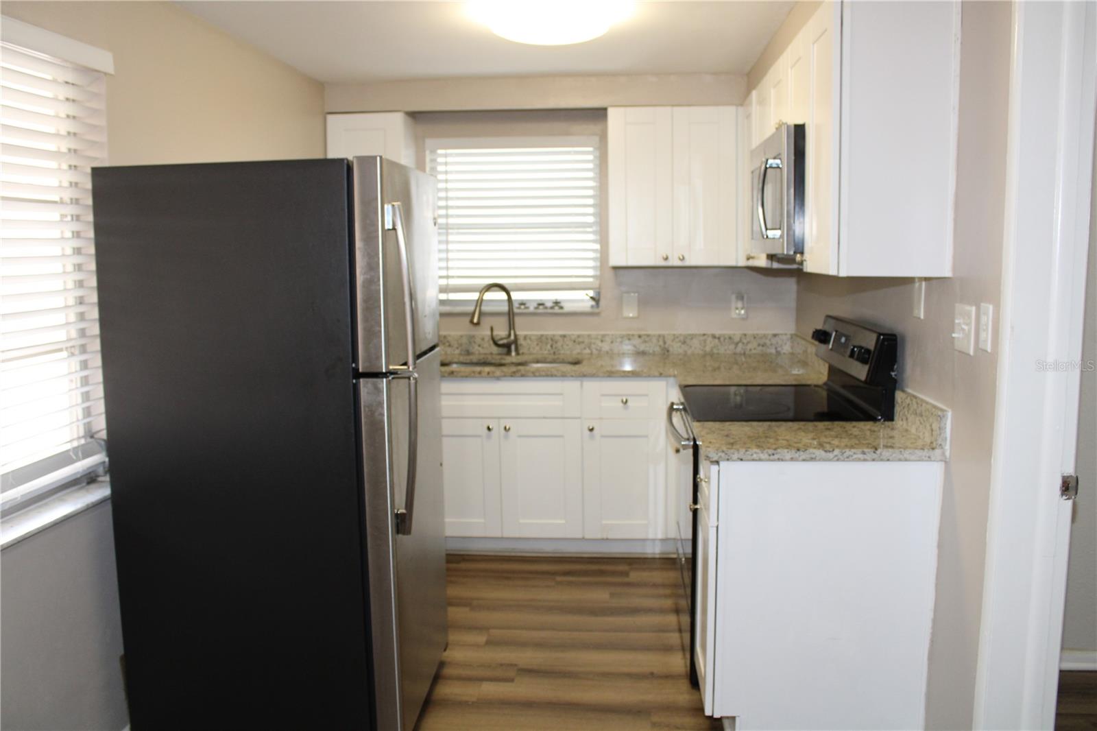 Image 5 of 19 For 10512 121st Avenue