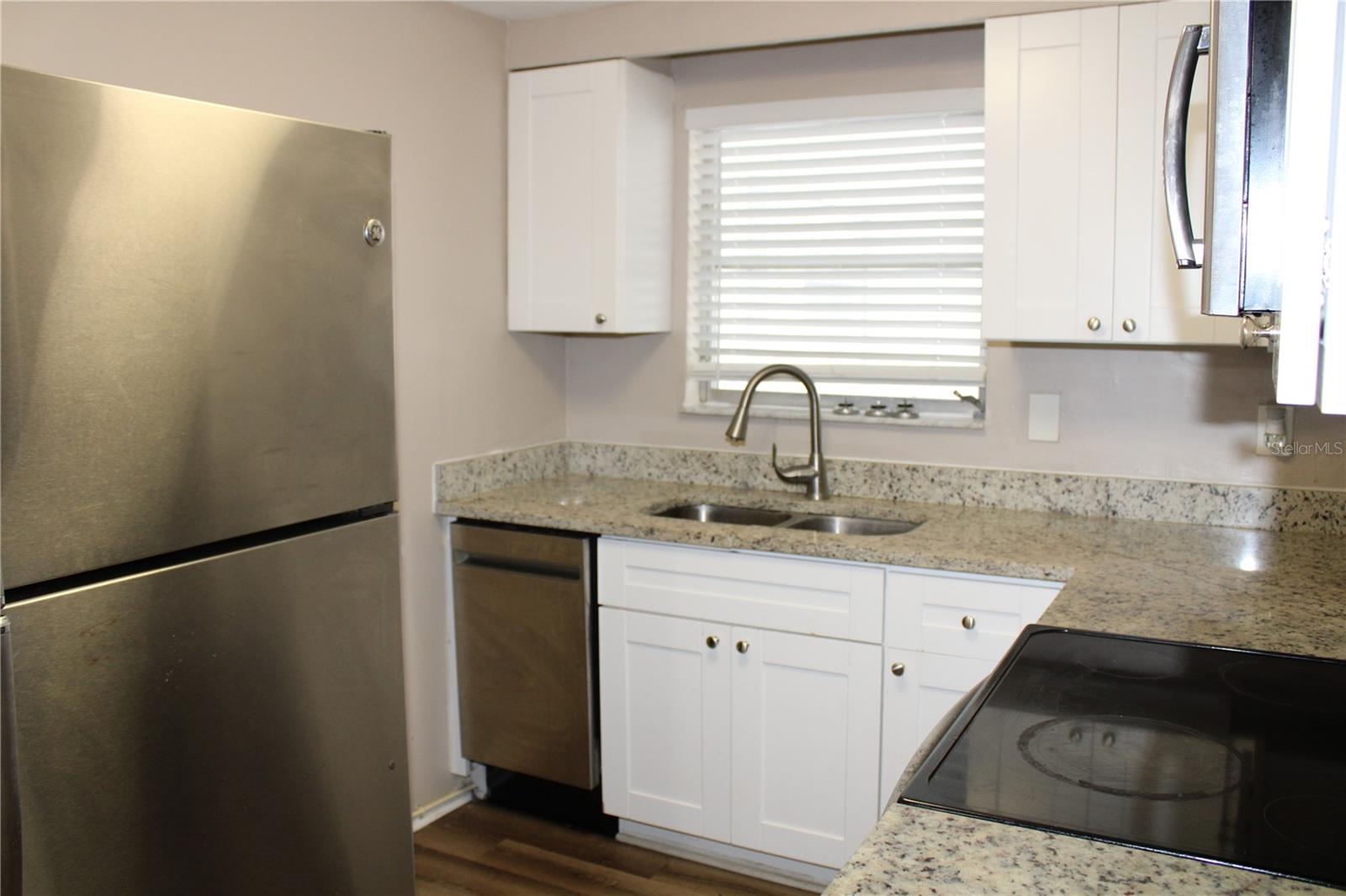 Image 6 of 19 For 10512 121st Avenue