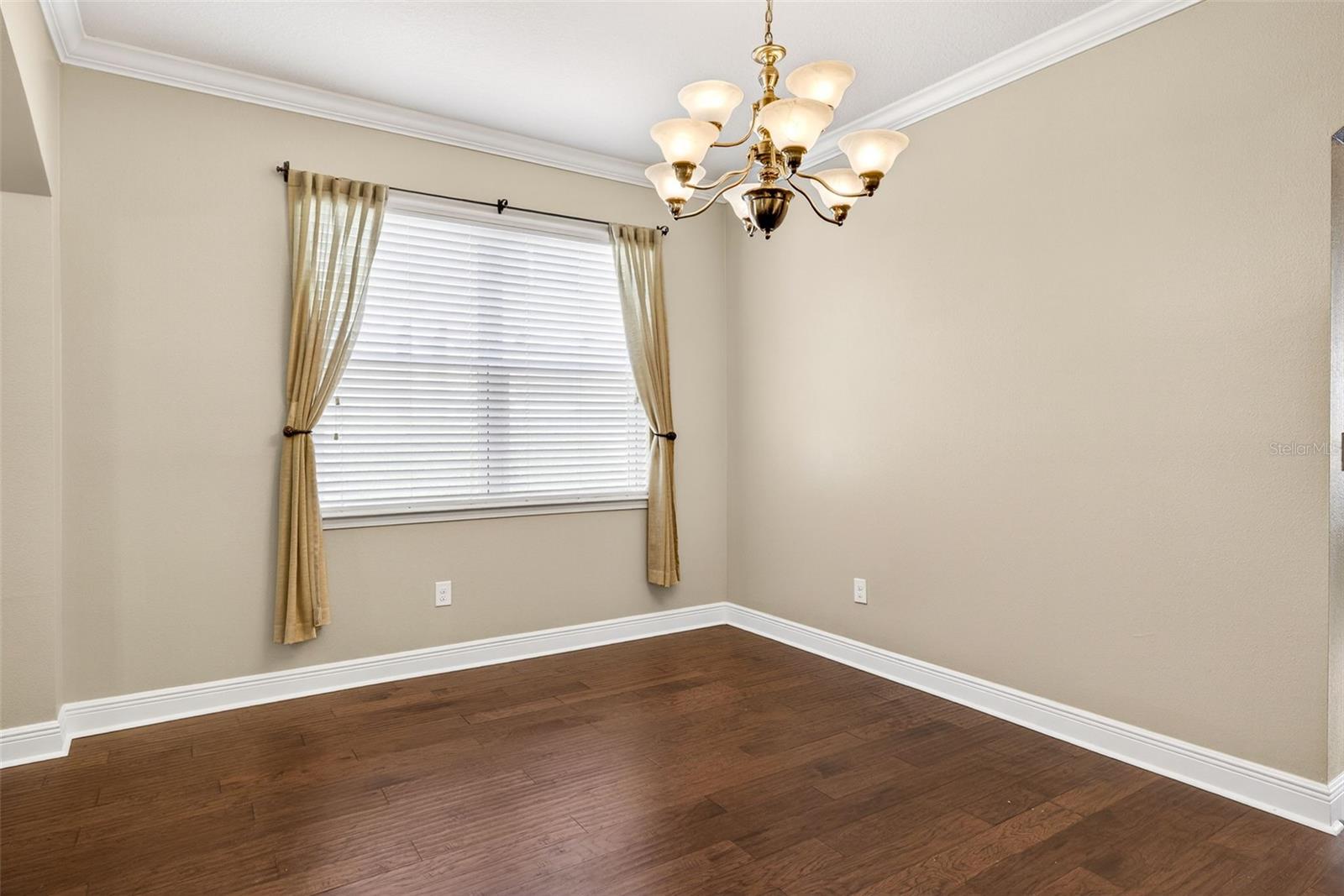 Image 15 of 66 For 3204 Mapleridge Drive