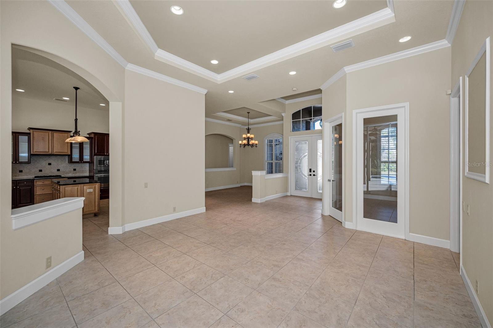 Listing photo id 8 for 3305 Sheehan Drive