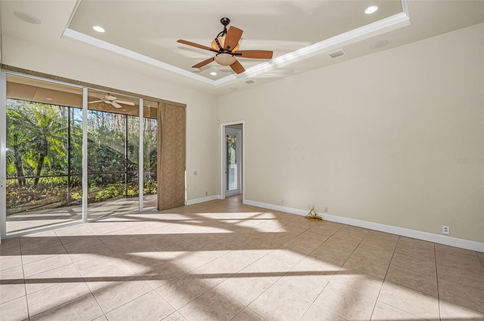 Listing photo id 25 for 3305 Sheehan Drive