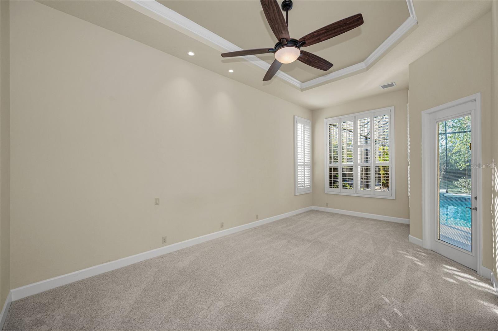 Listing photo id 30 for 3305 Sheehan Drive