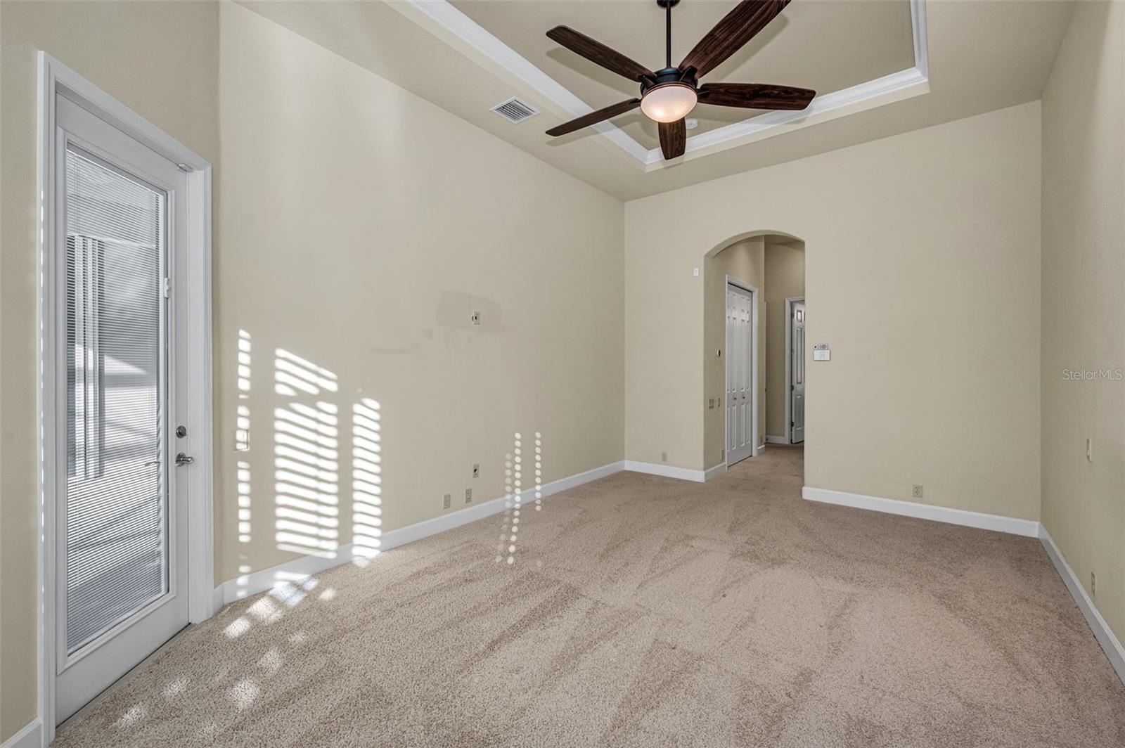 Listing photo id 31 for 3305 Sheehan Drive