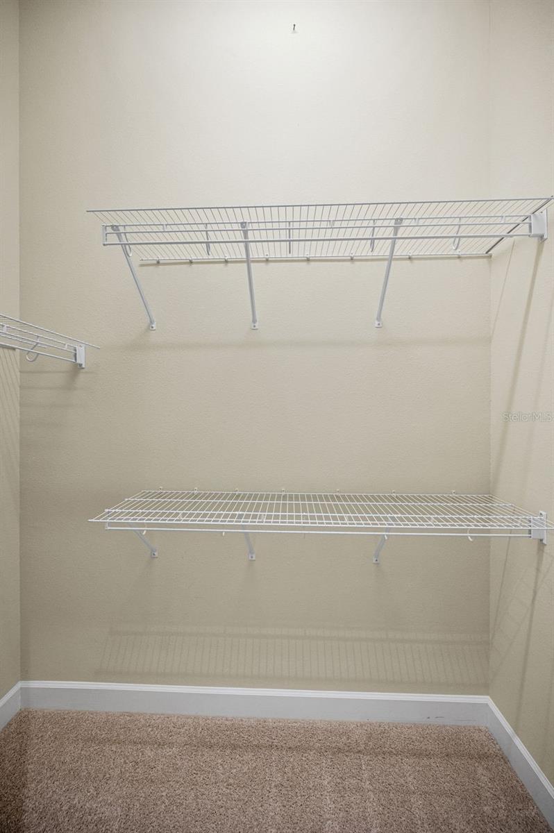 Listing photo id 34 for 3305 Sheehan Drive