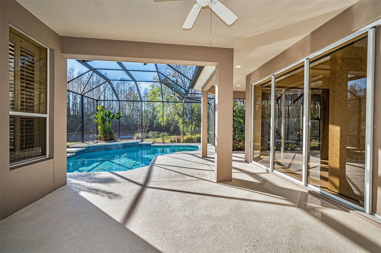 Listing photo id 42 for 3305 Sheehan Drive