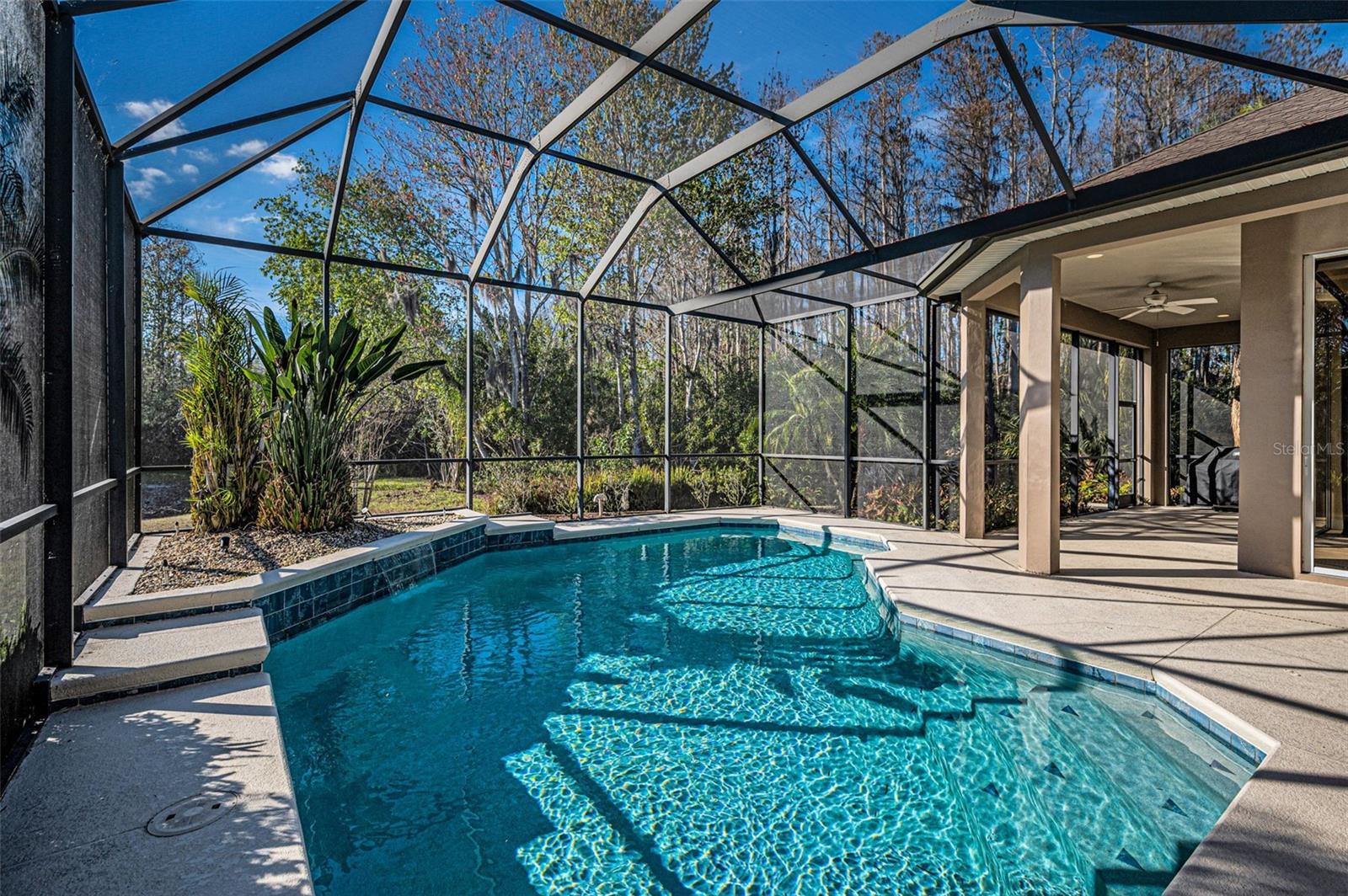 Listing photo id 51 for 3305 Sheehan Drive