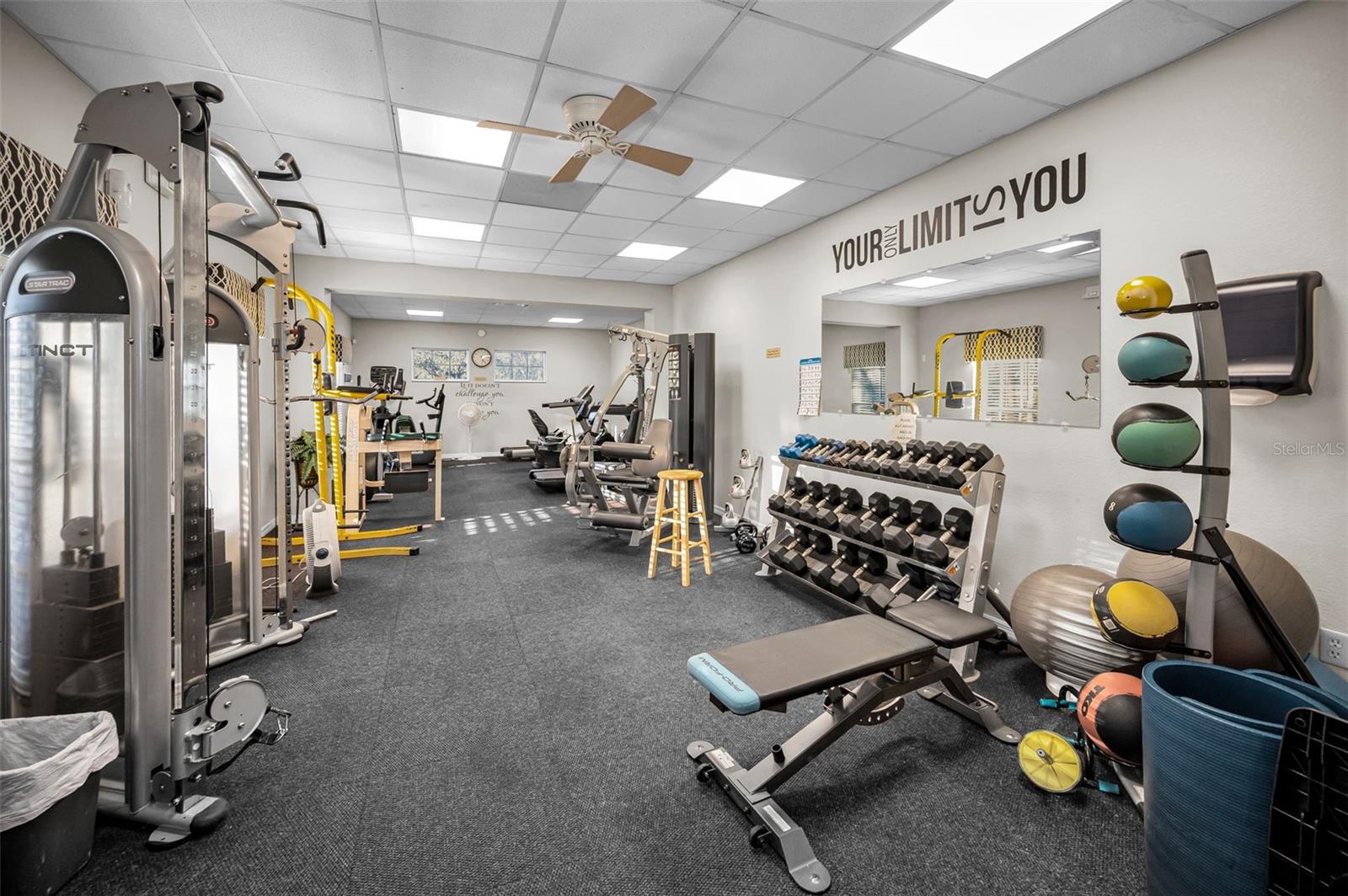 Listing photo id 67 for 3305 Sheehan Drive