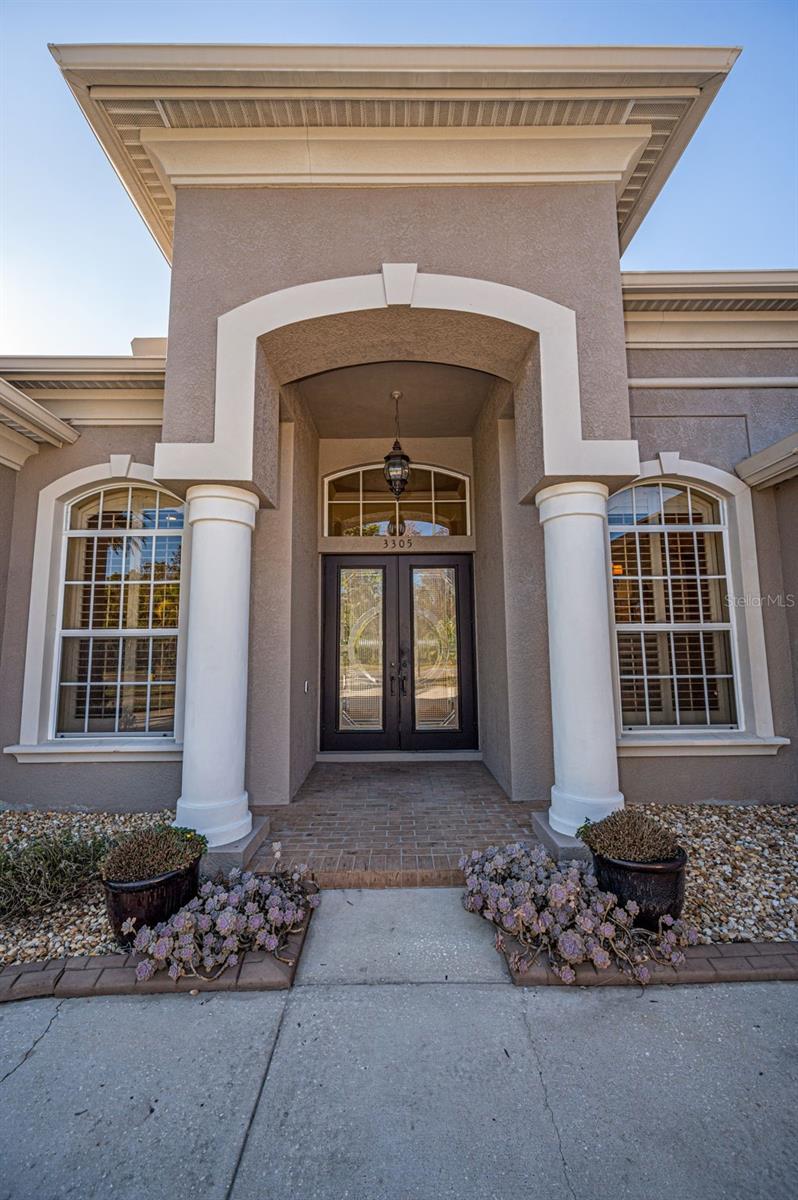 Listing photo id 5 for 3305 Sheehan Drive