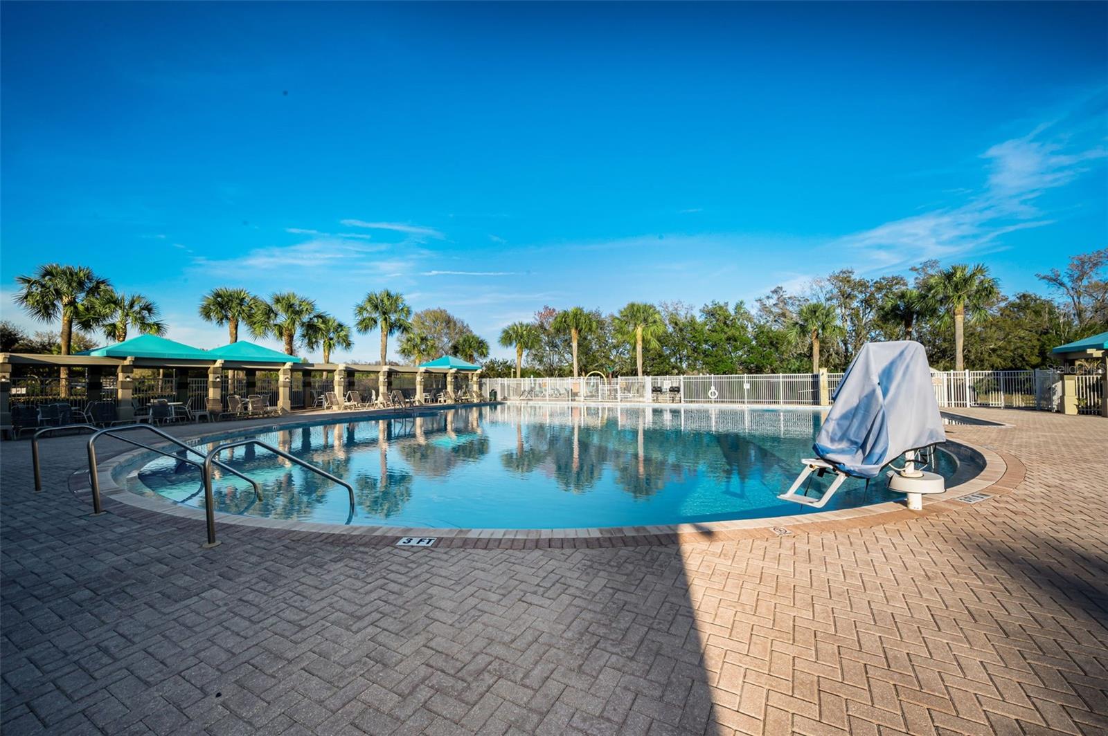 Listing photo id 73 for 3305 Sheehan Drive