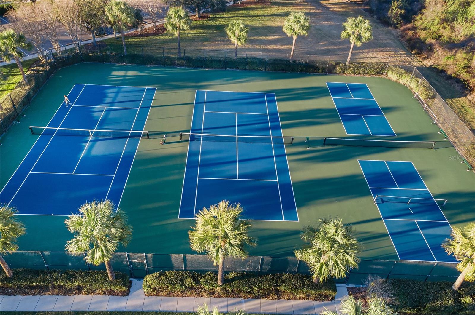 Listing photo id 81 for 3305 Sheehan Drive