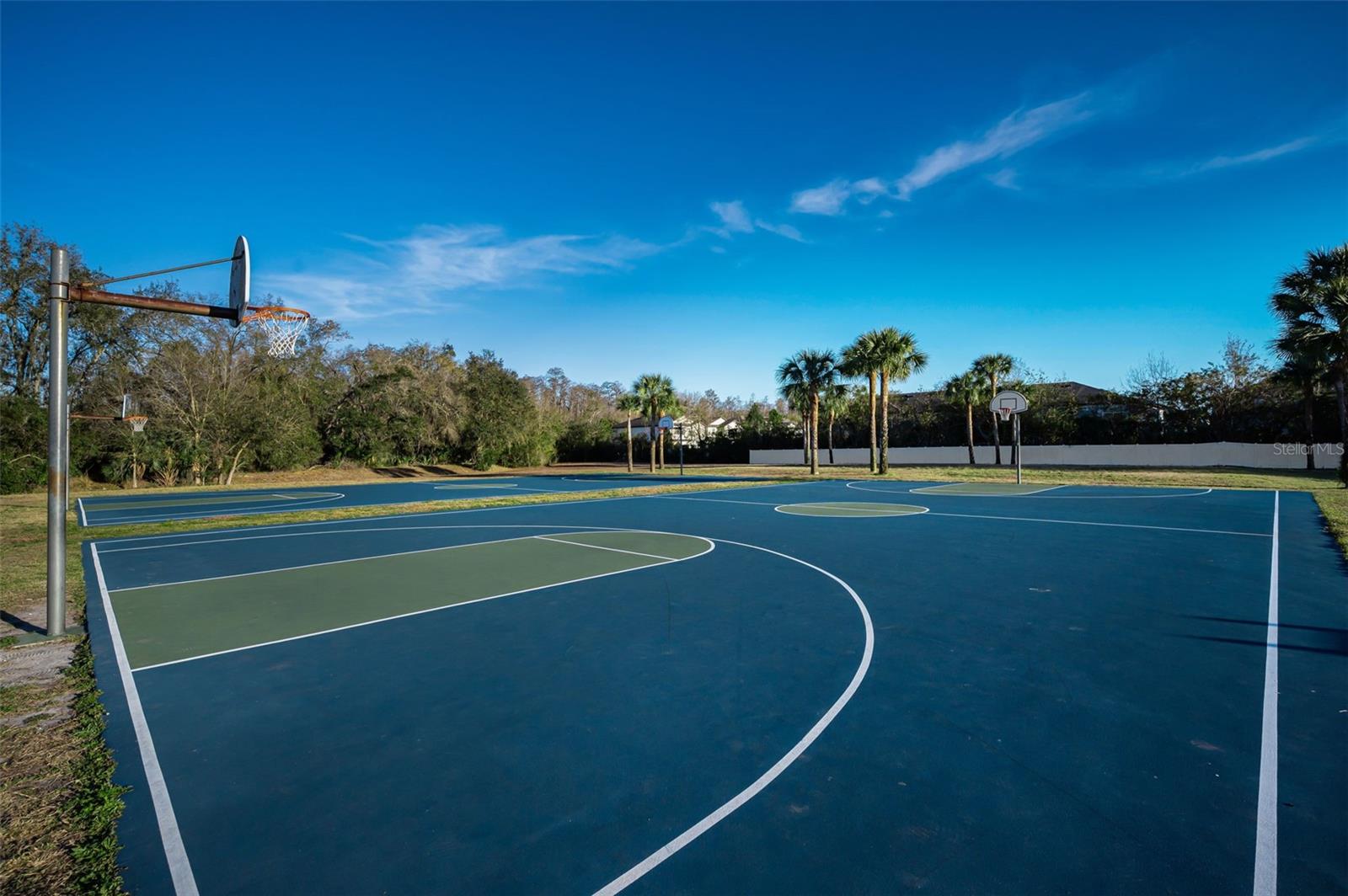 Listing photo id 83 for 3305 Sheehan Drive