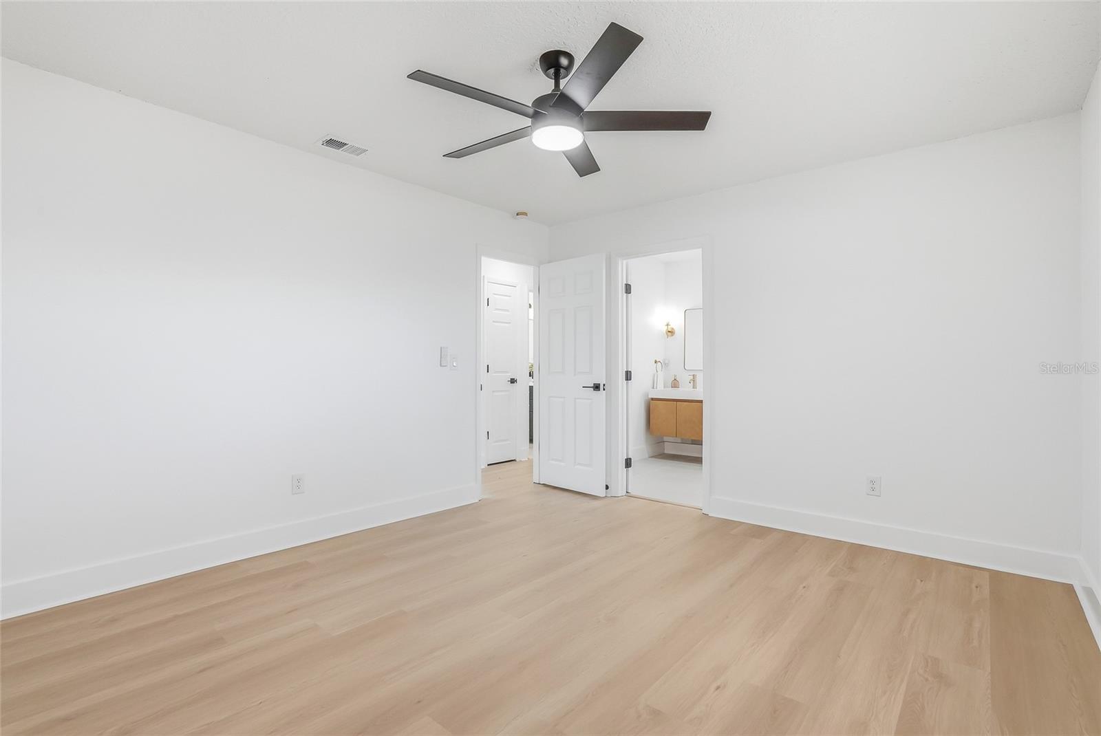 Image 15 of 38 For 1339 35th Street N