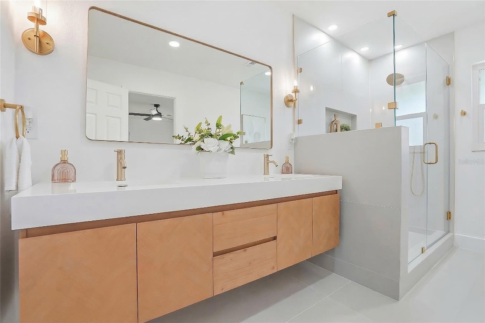 Image 17 of 38 For 1339 35th Street N